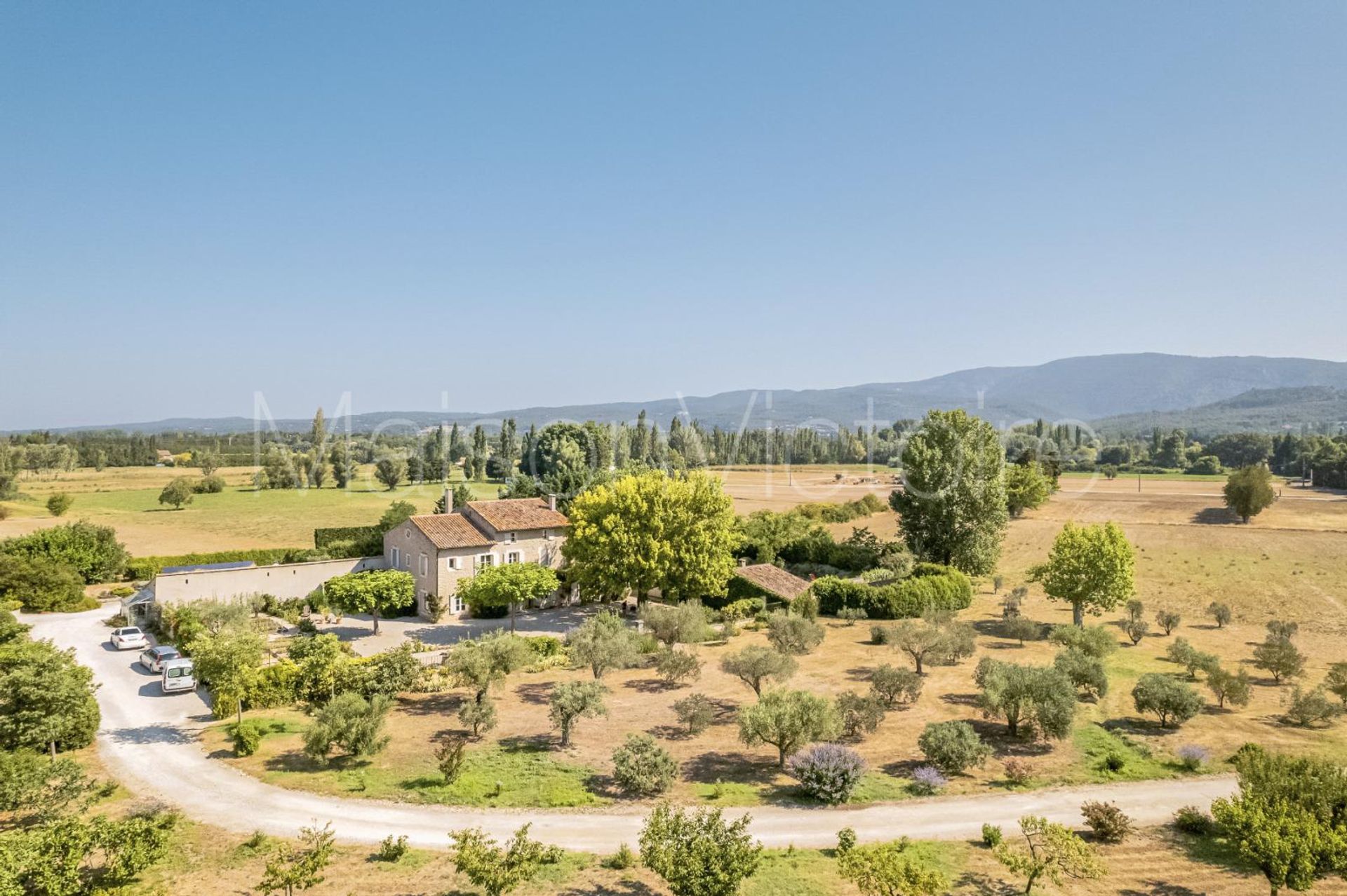 Dom w L'Isle-sur-la-Sorgue, Provence-Alpes-Côte d'Azur 10138898