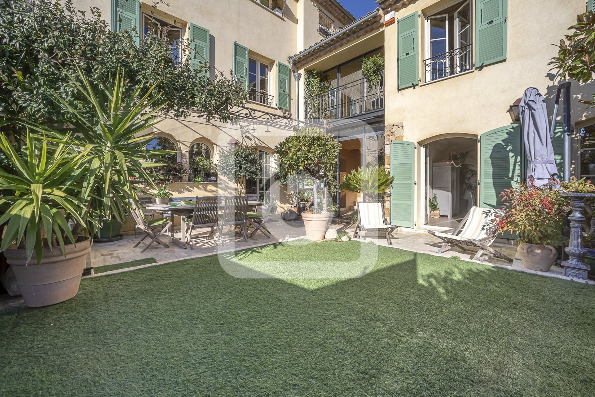 casa no Tourrettes-sur-Loup, Provence-Alpes-Côte d'Azur 10139100