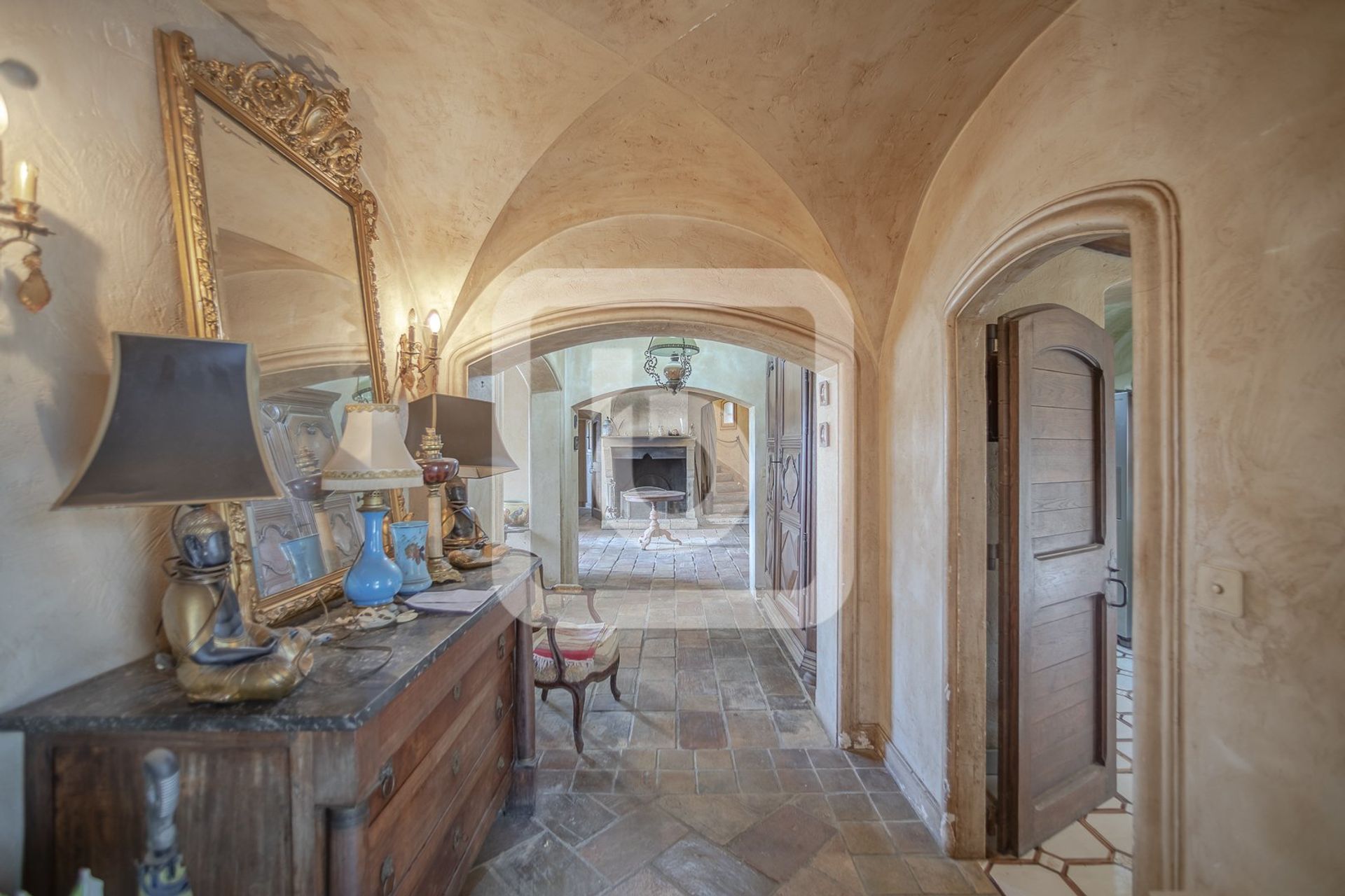 Huis in Chateauneuf-Grasse, Provence-Alpes-Côte d'Azur 10139127