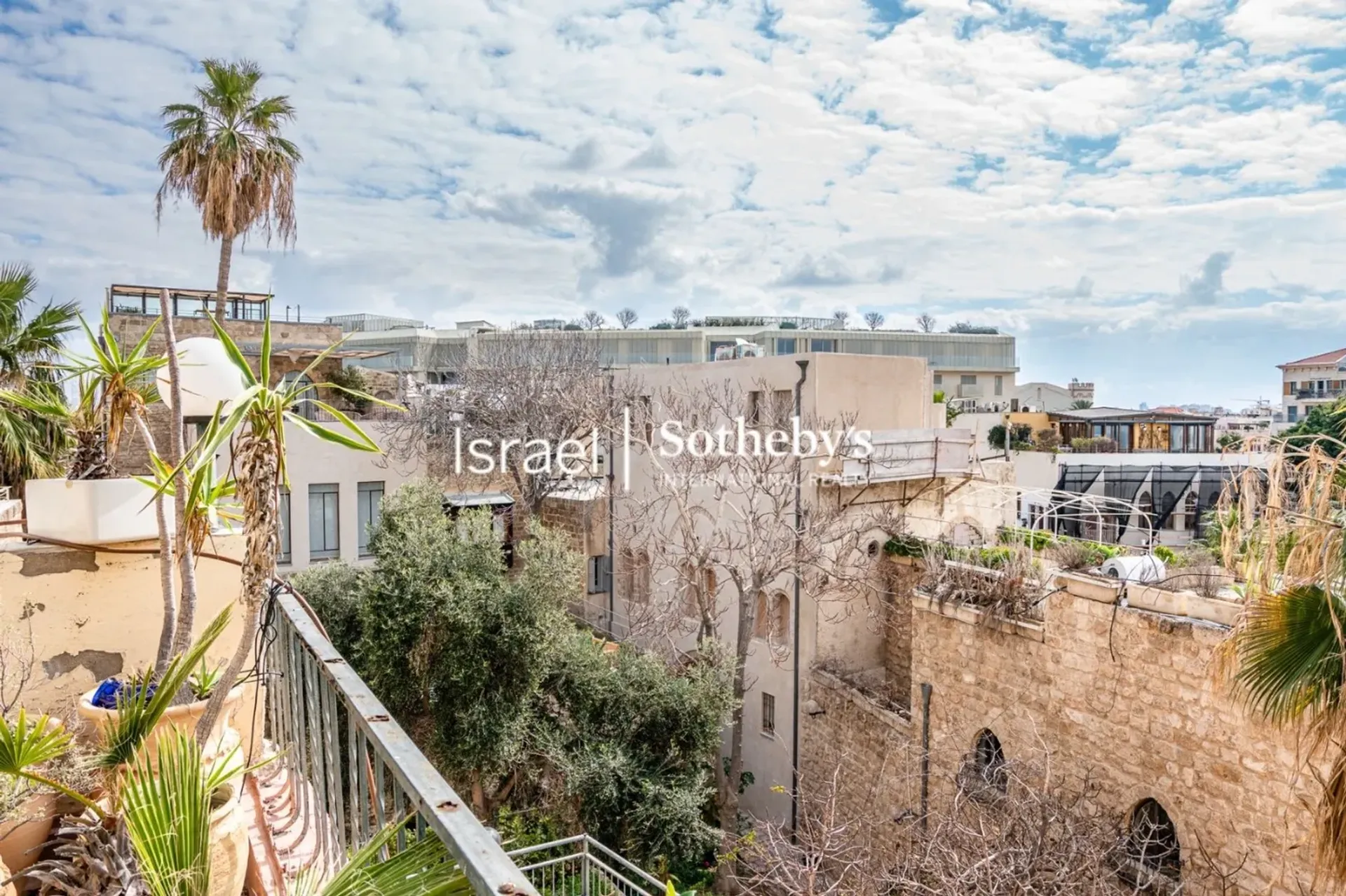 Osakehuoneisto sisään Tel Aviv-Yafo, Mazal Dagim Street 10139752