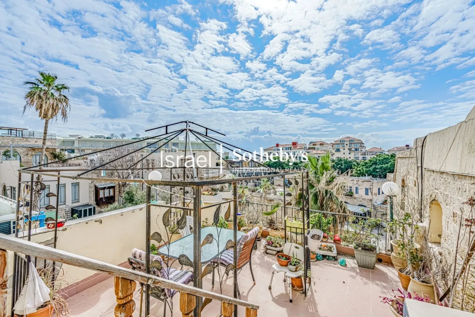 Osakehuoneisto sisään Tel Aviv-Yafo, Mazal Dagim Street 10139752