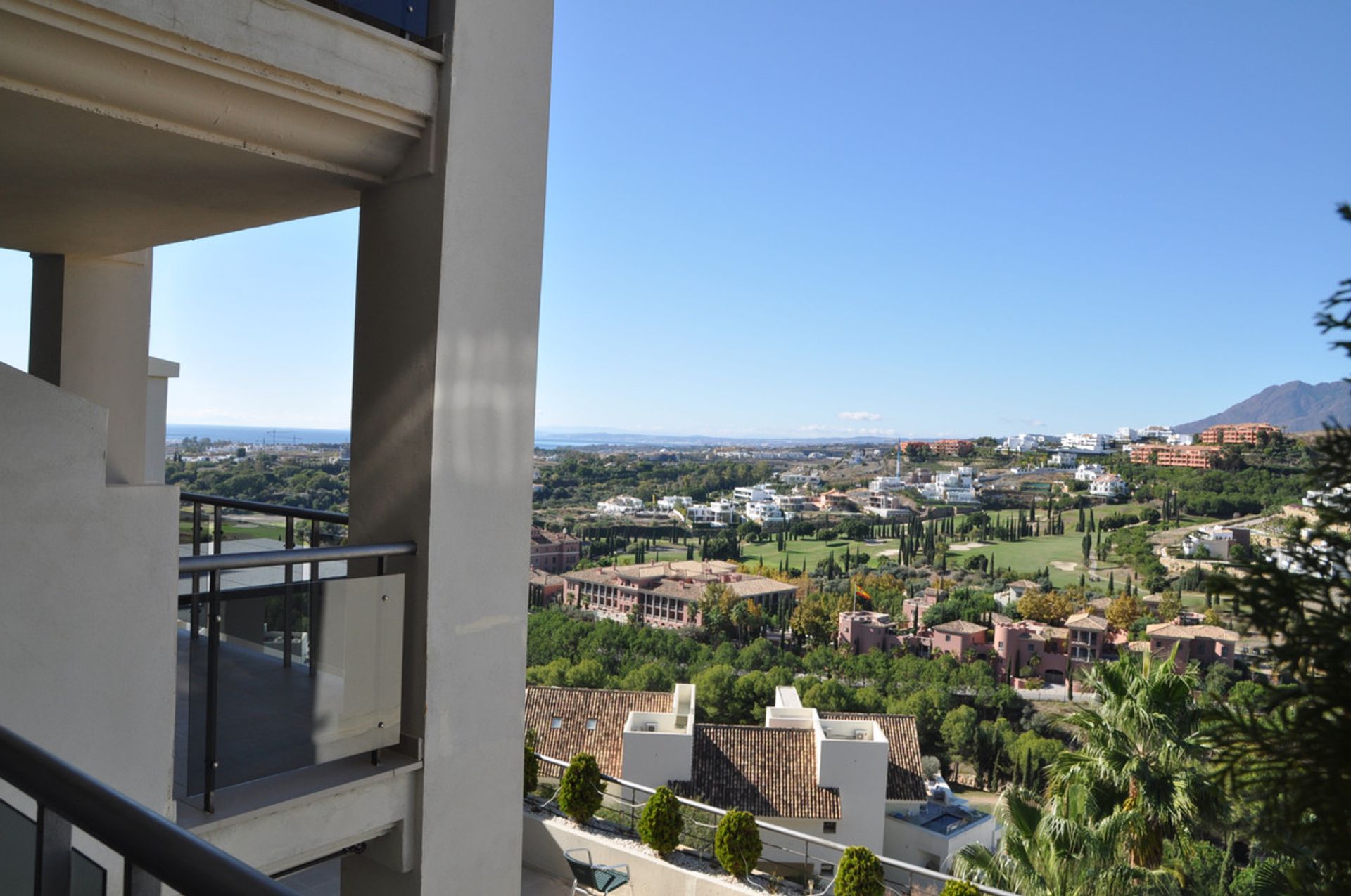 Condominium in Benahavís, Andalucía 10141405