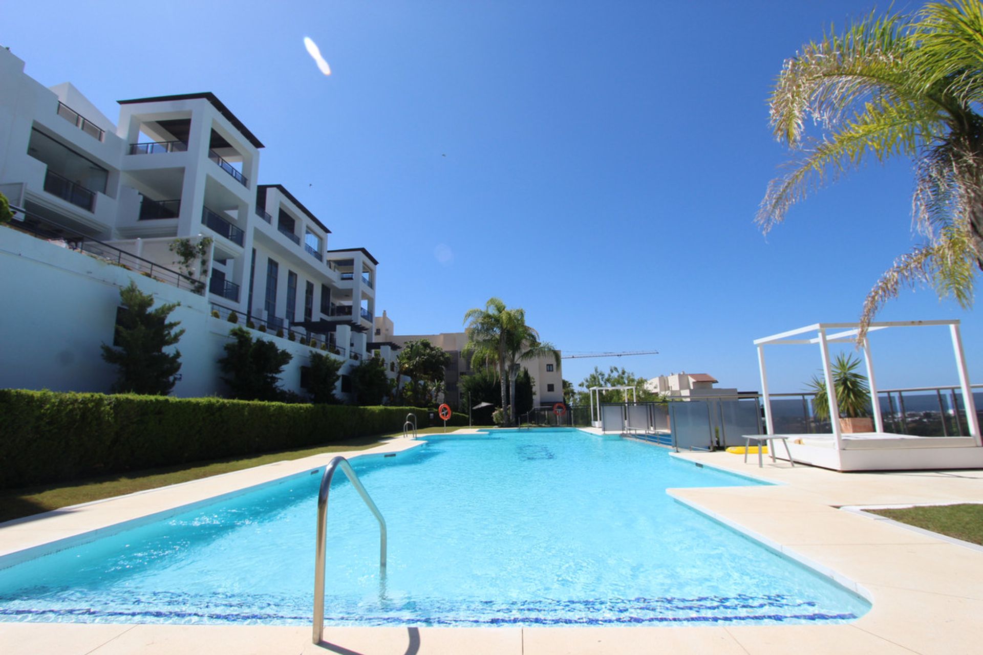 Condominium in Benahavís, Andalusia 10141495