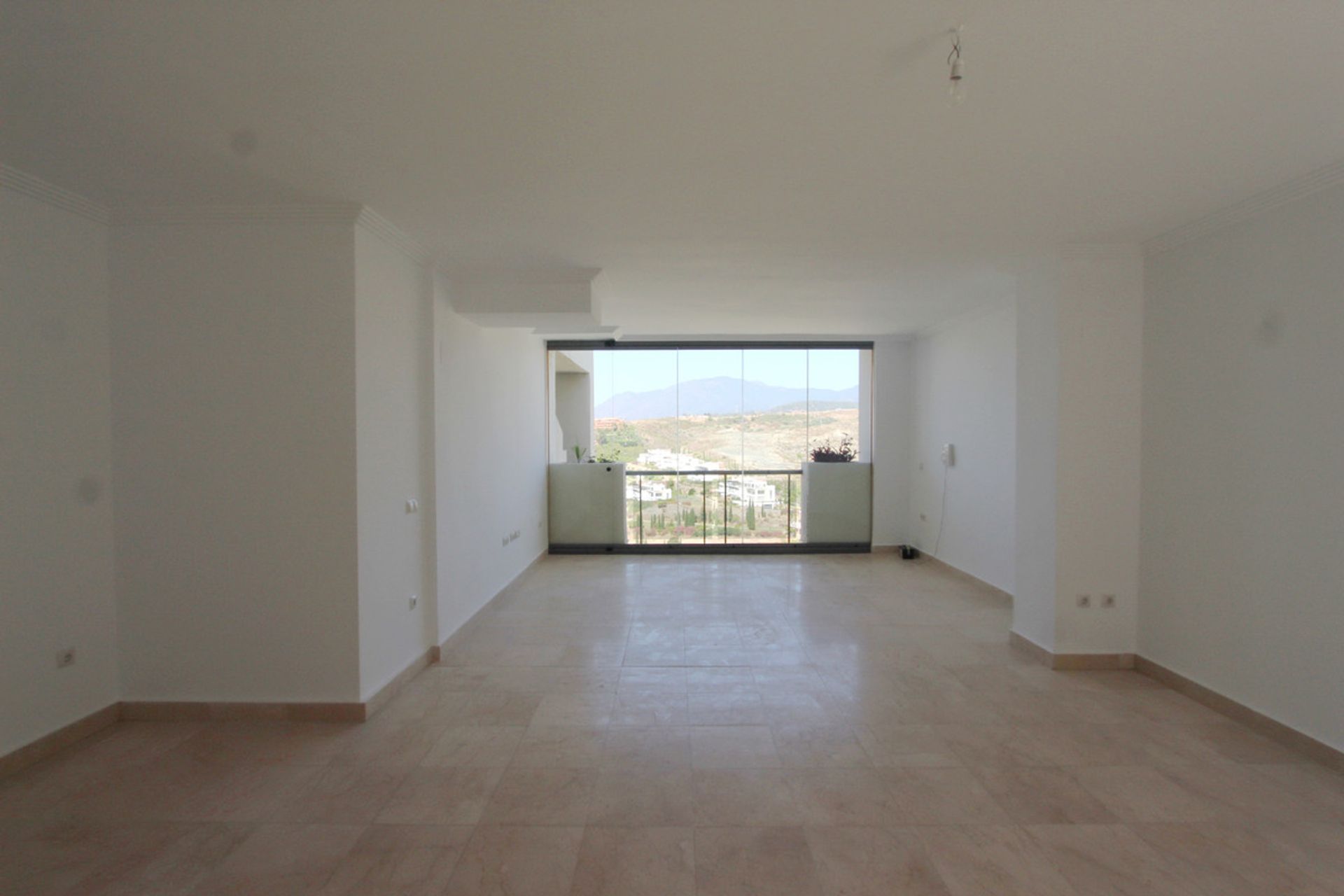 Condominium in Benahavís, Andalusia 10141495