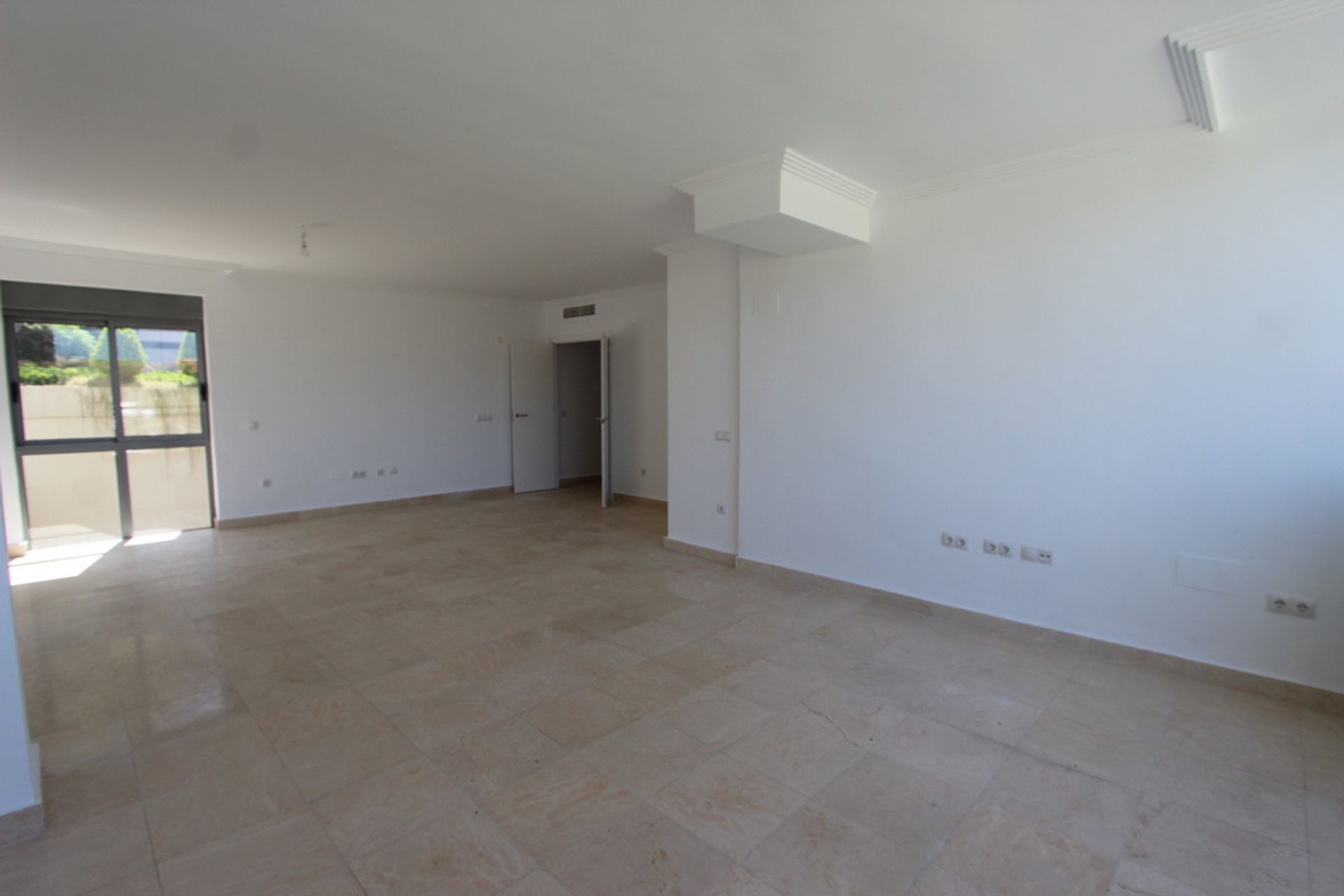 Condominium in Benahavís, Andalusia 10141495