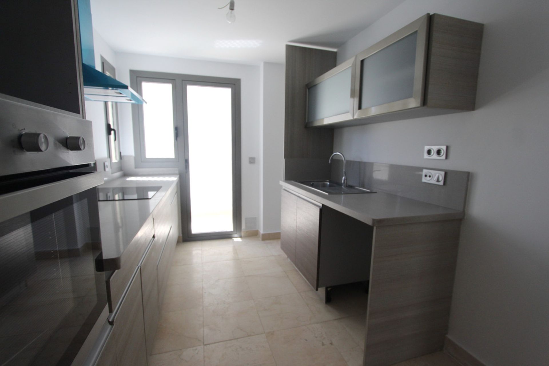 Condominium in Benahavís, Andalusia 10141495