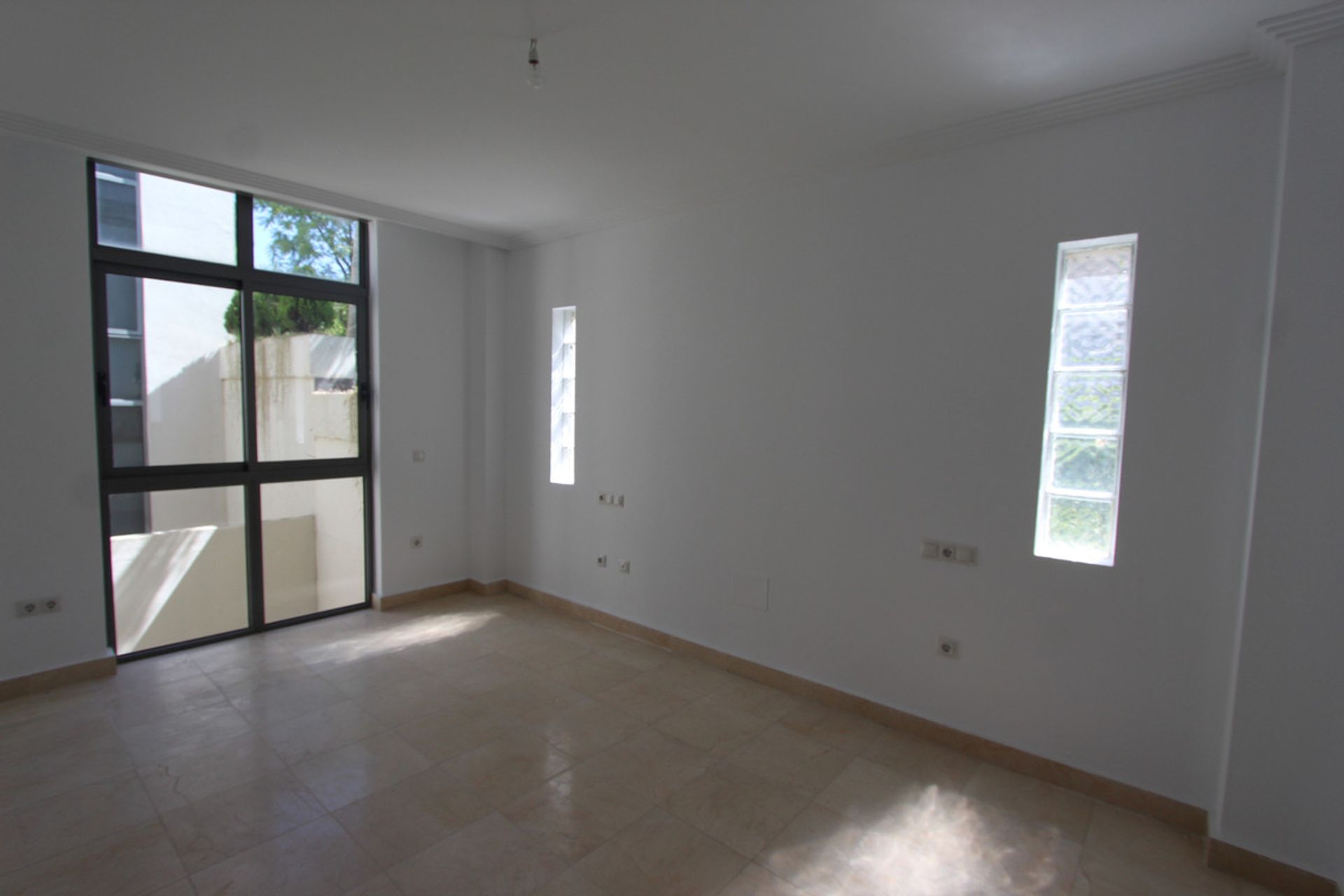 Condominium in Benahavís, Andalusia 10141495