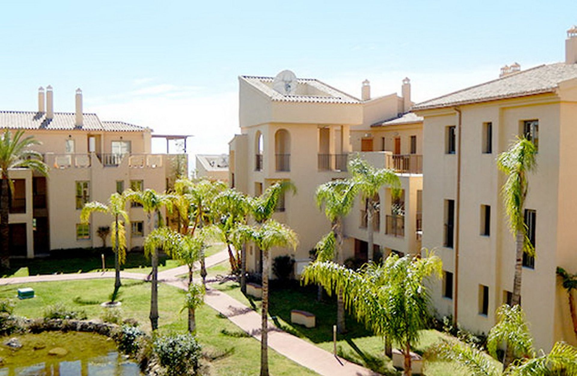 Condominium in Benahavís, Andalusia 10142808