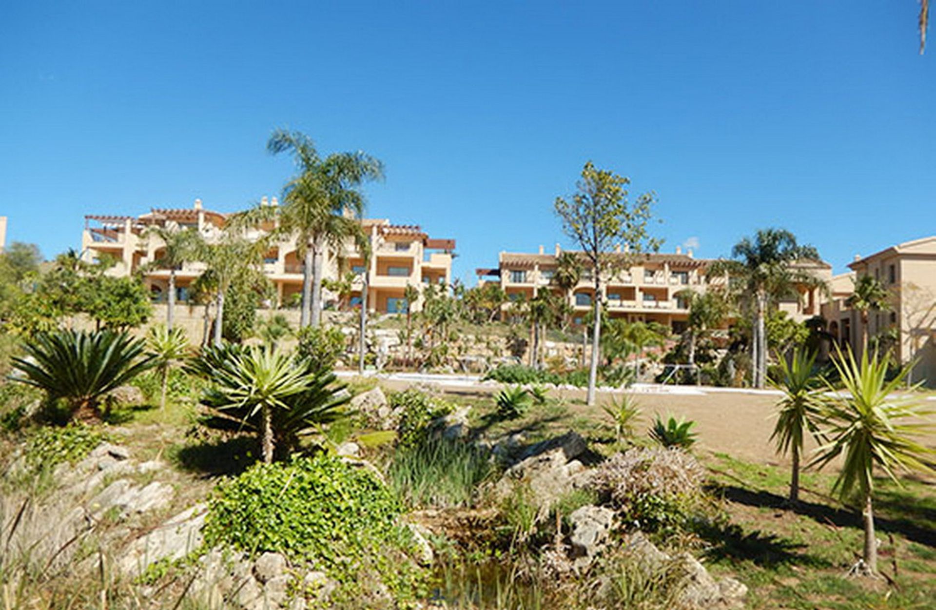 Condominium in Benahavís, Andalusia 10142808