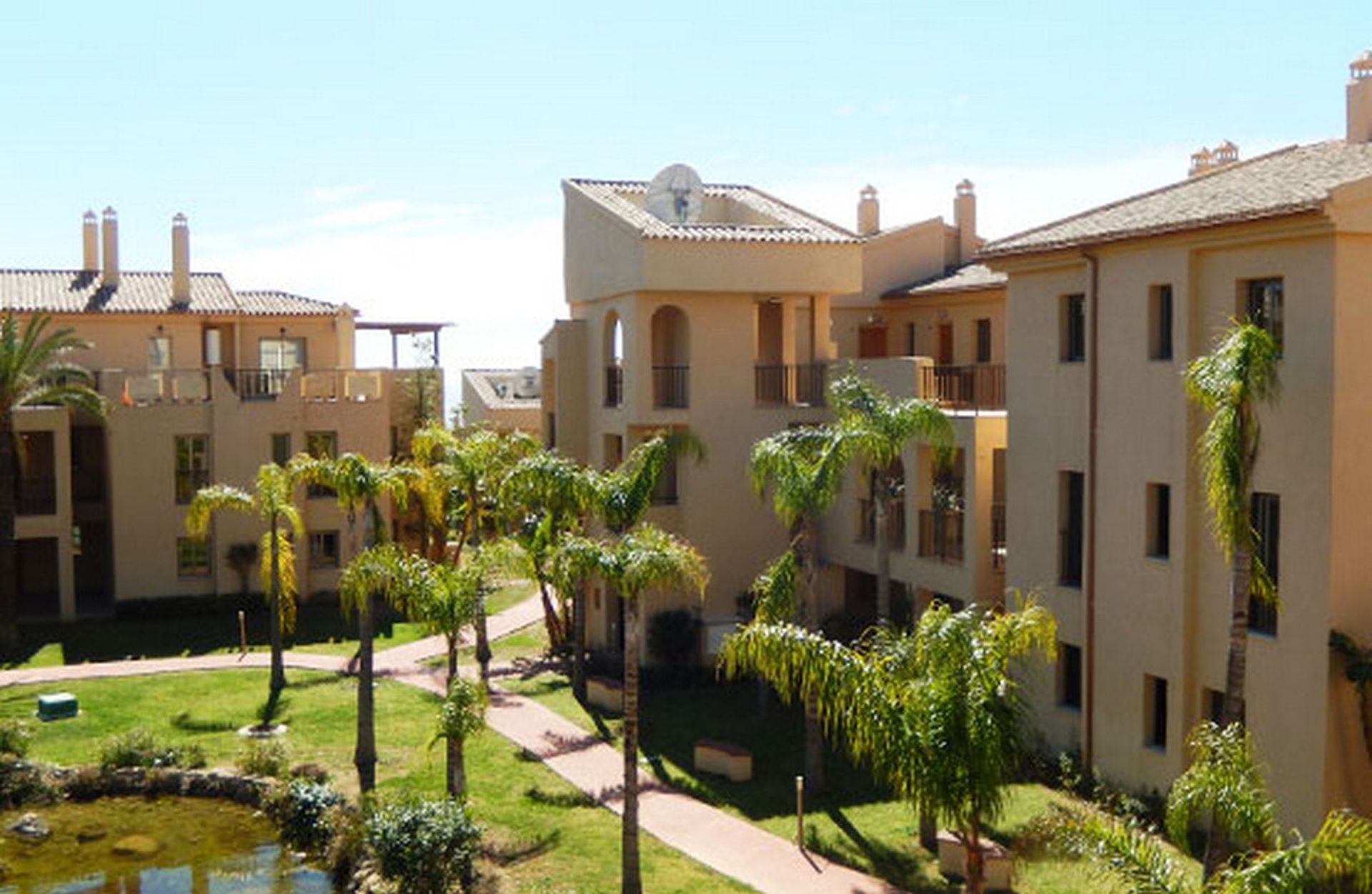 Condominium in Benahavís, Andalusia 10142808