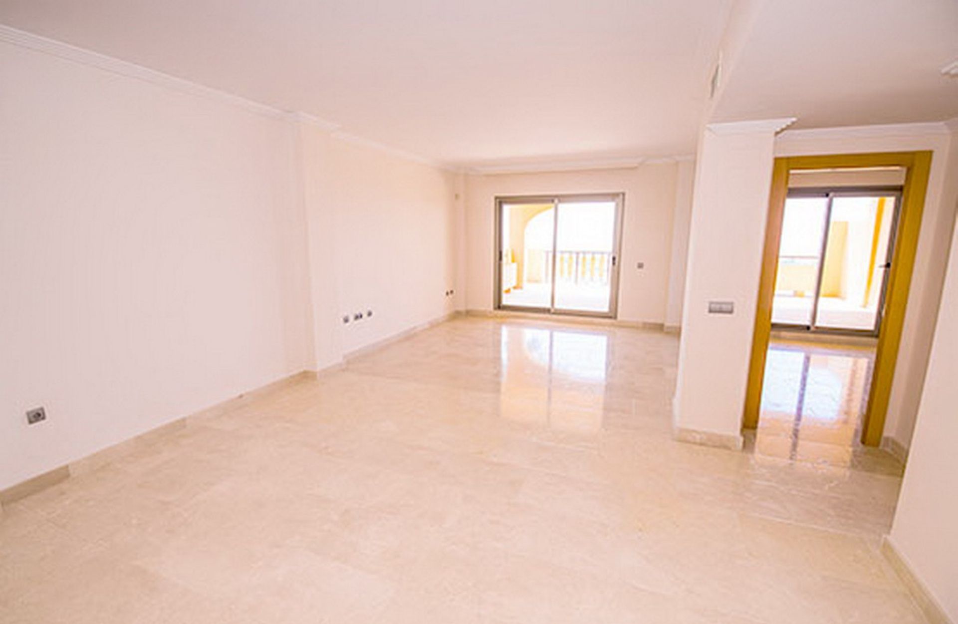 Condominium in Benahavís, Andalusia 10142808