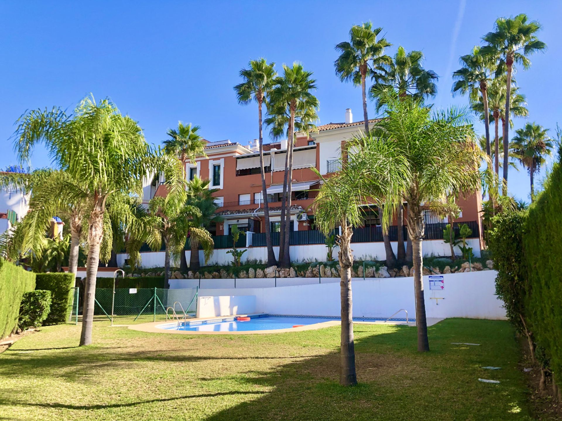 Condominium in La Atalaya, Andalucía 10142875