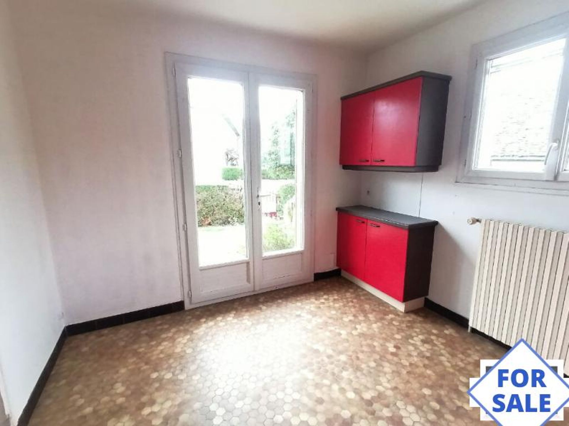 House in Saint-Georges-du-Rosay, Pays de la Loire 10144144