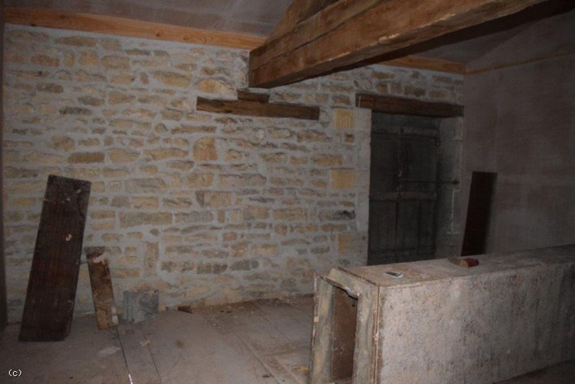 Hus i Ruffec, Nouvelle-Aquitaine 10144307