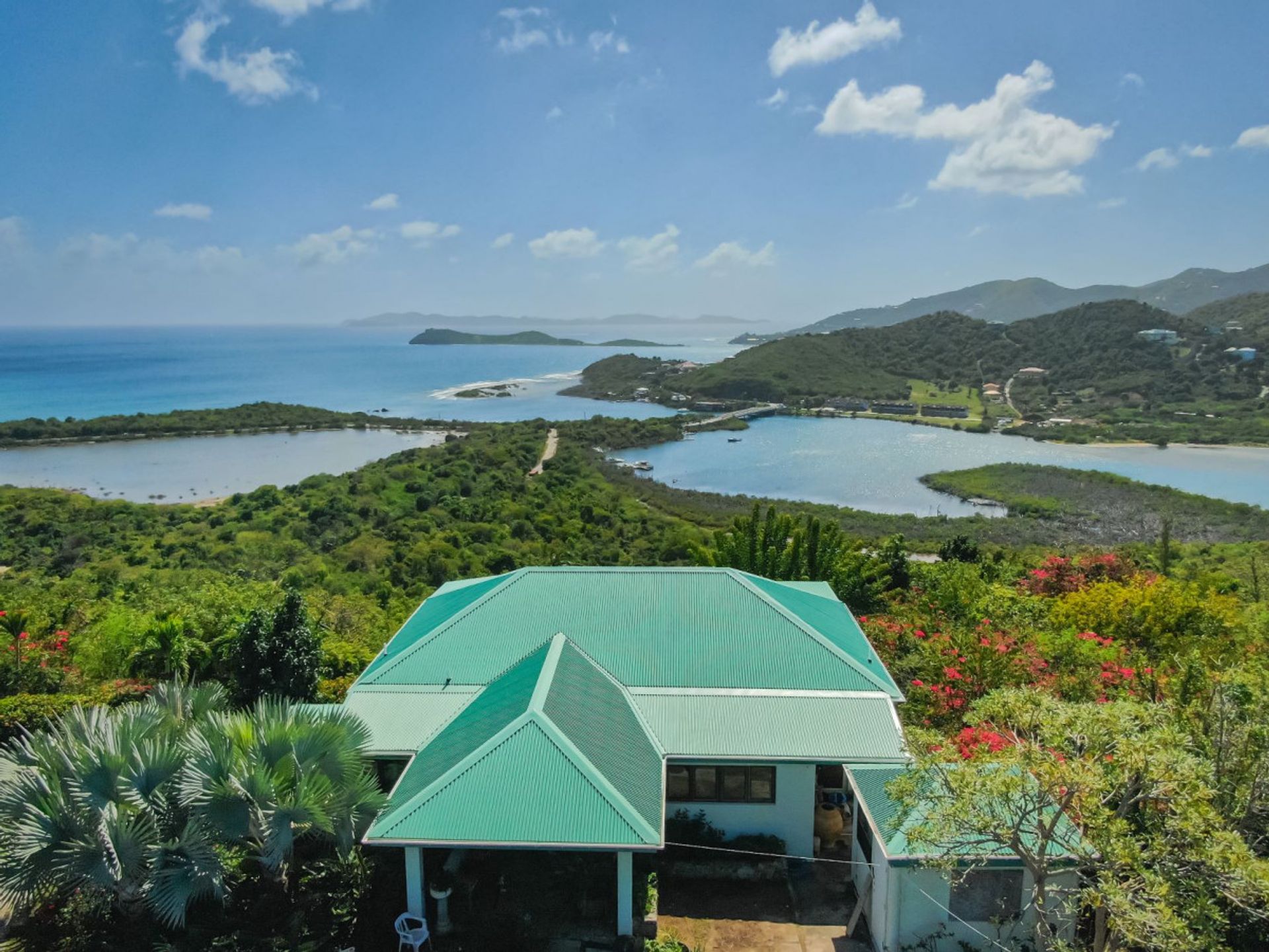 House in Coral Bay, Virgin Islands 10144355