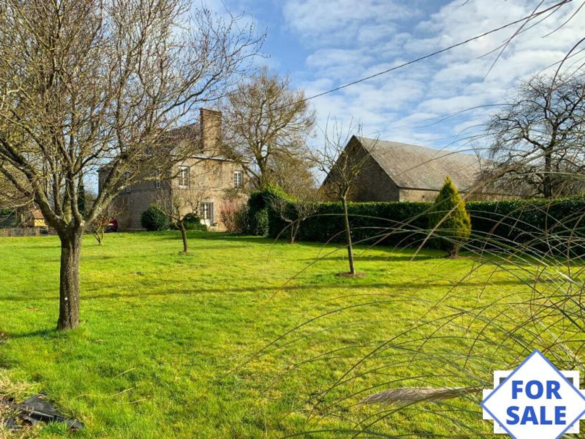 بيت في Carrouges, Normandie 10144406