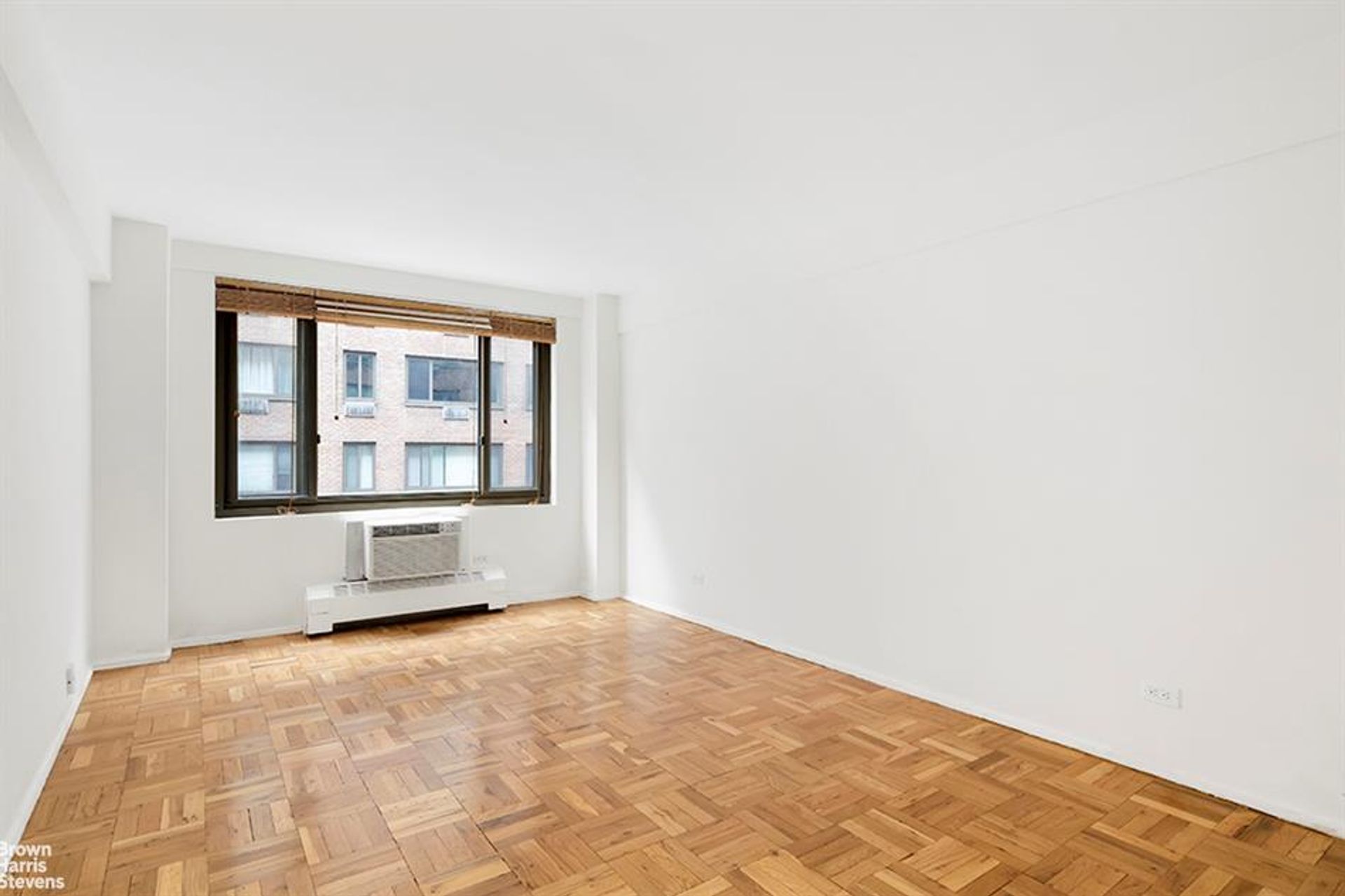 Condominium in Manhattan, New York 10146011