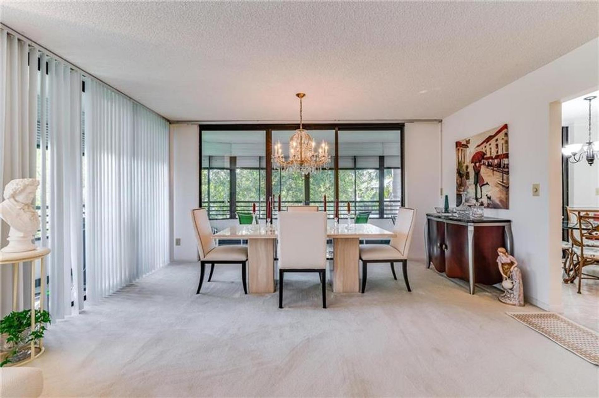 Condominium in Hollywood, Florida 10146103