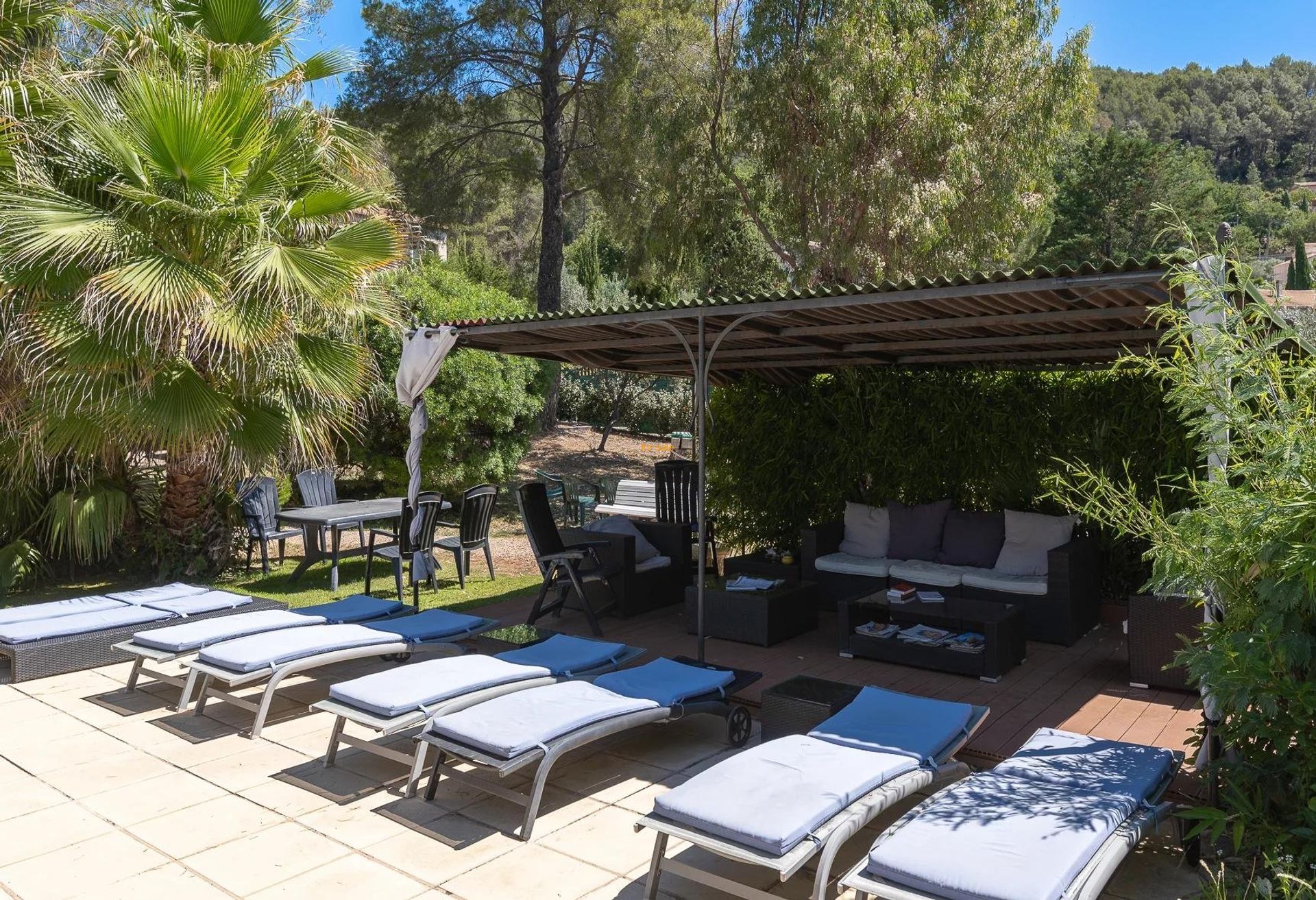 Кондоминиум в La Motte, Provence-Alpes-Côte d'Azur 10146524