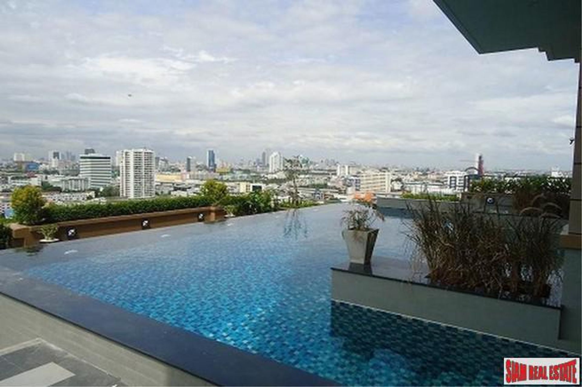 Osakehuoneisto sisään Watthana, Krung Thep Maha Nakhon 10146963