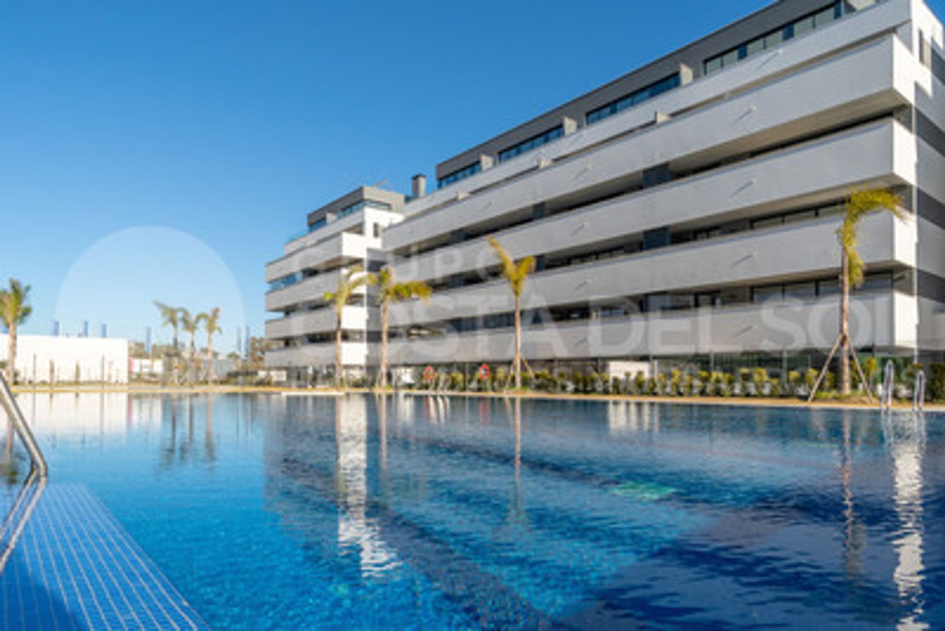 Condominium in Los Álamos, Andalucía 10147064