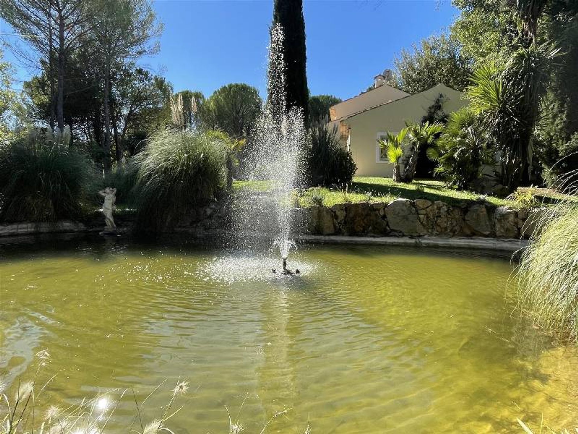 Rumah di Tourrettes, Provence-Alpes-Côte d'Azur 10147132