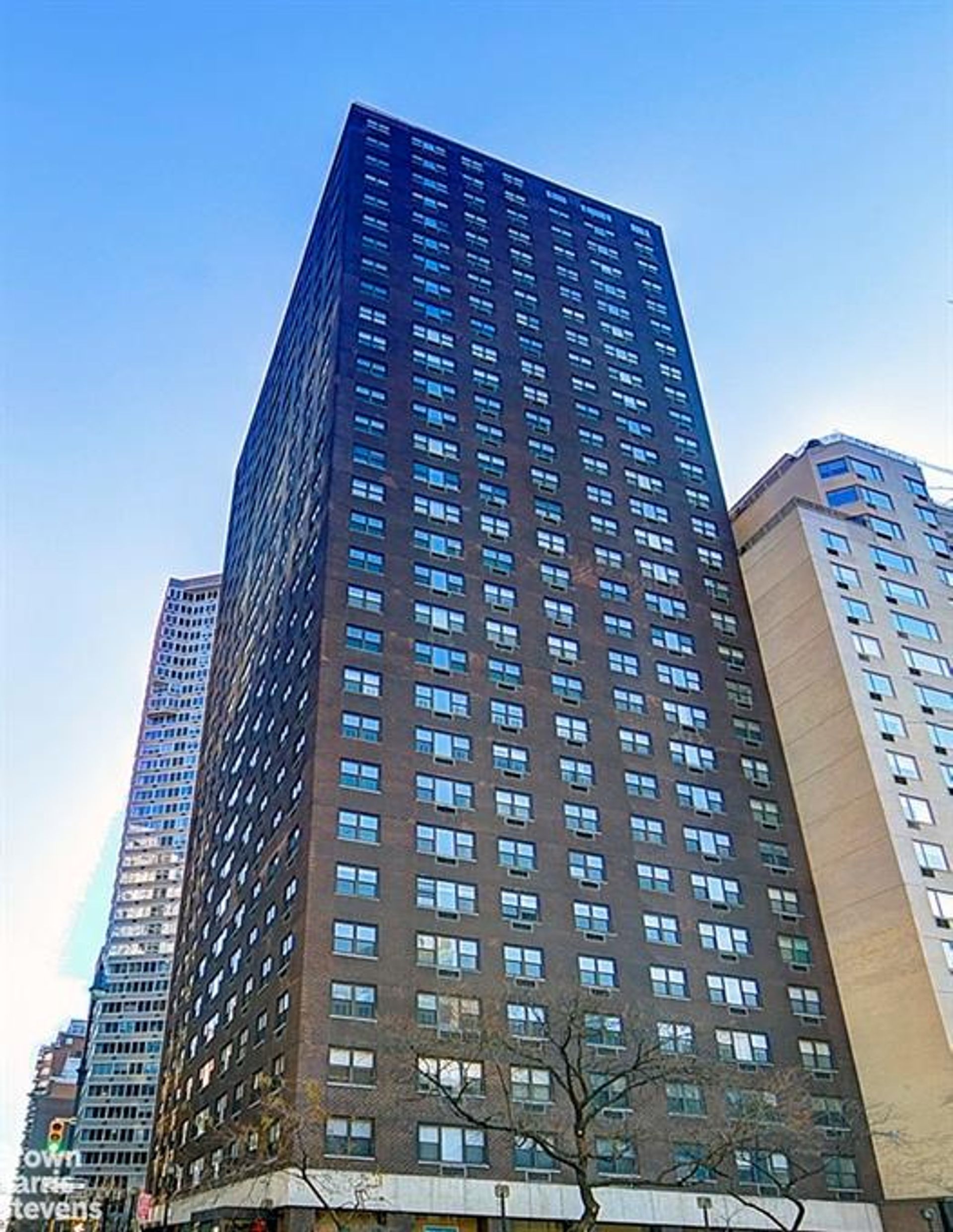 Condominium in New York, New York 10148183