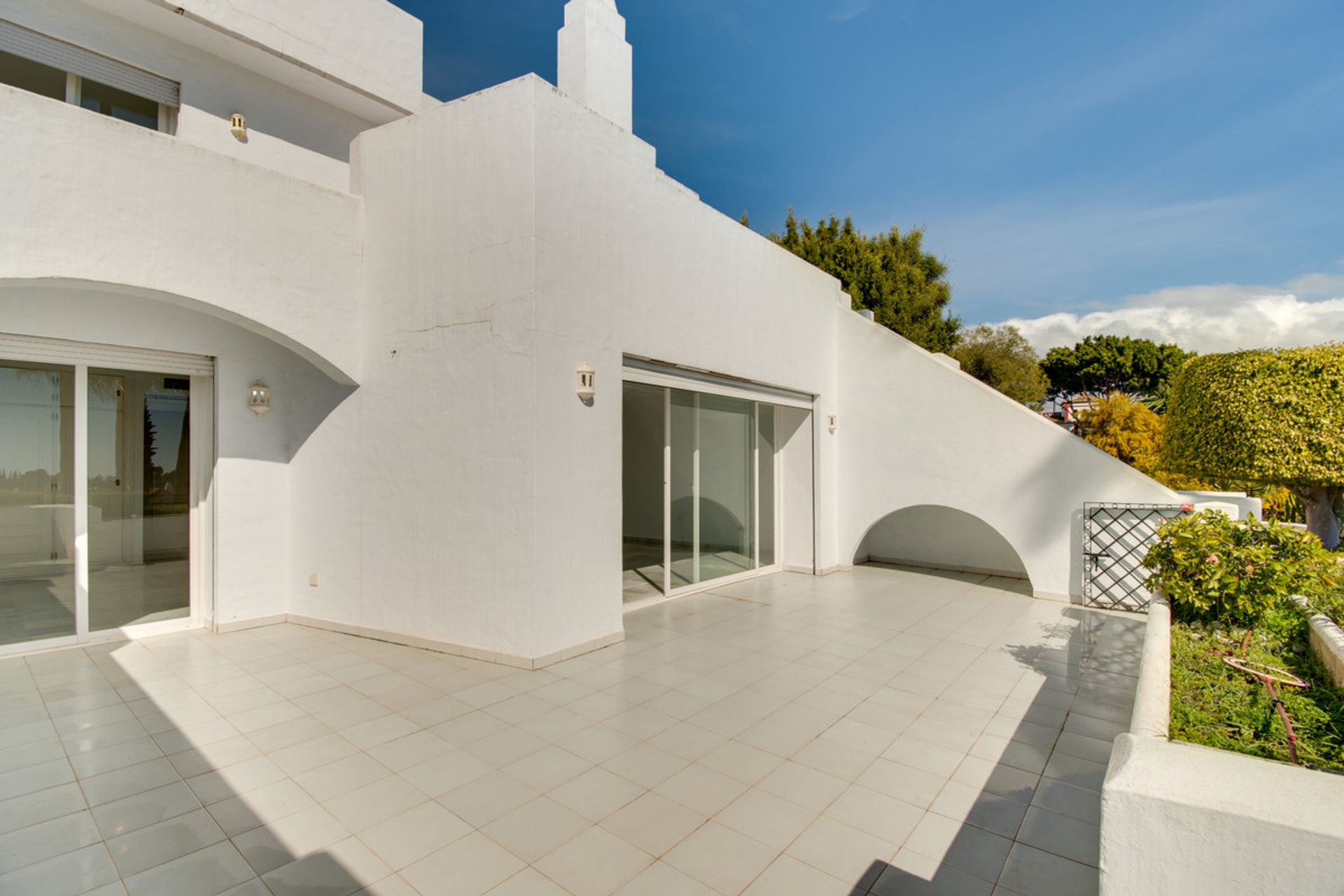 Condominium in San Pedro de Alcántara, Andalusië 10148471