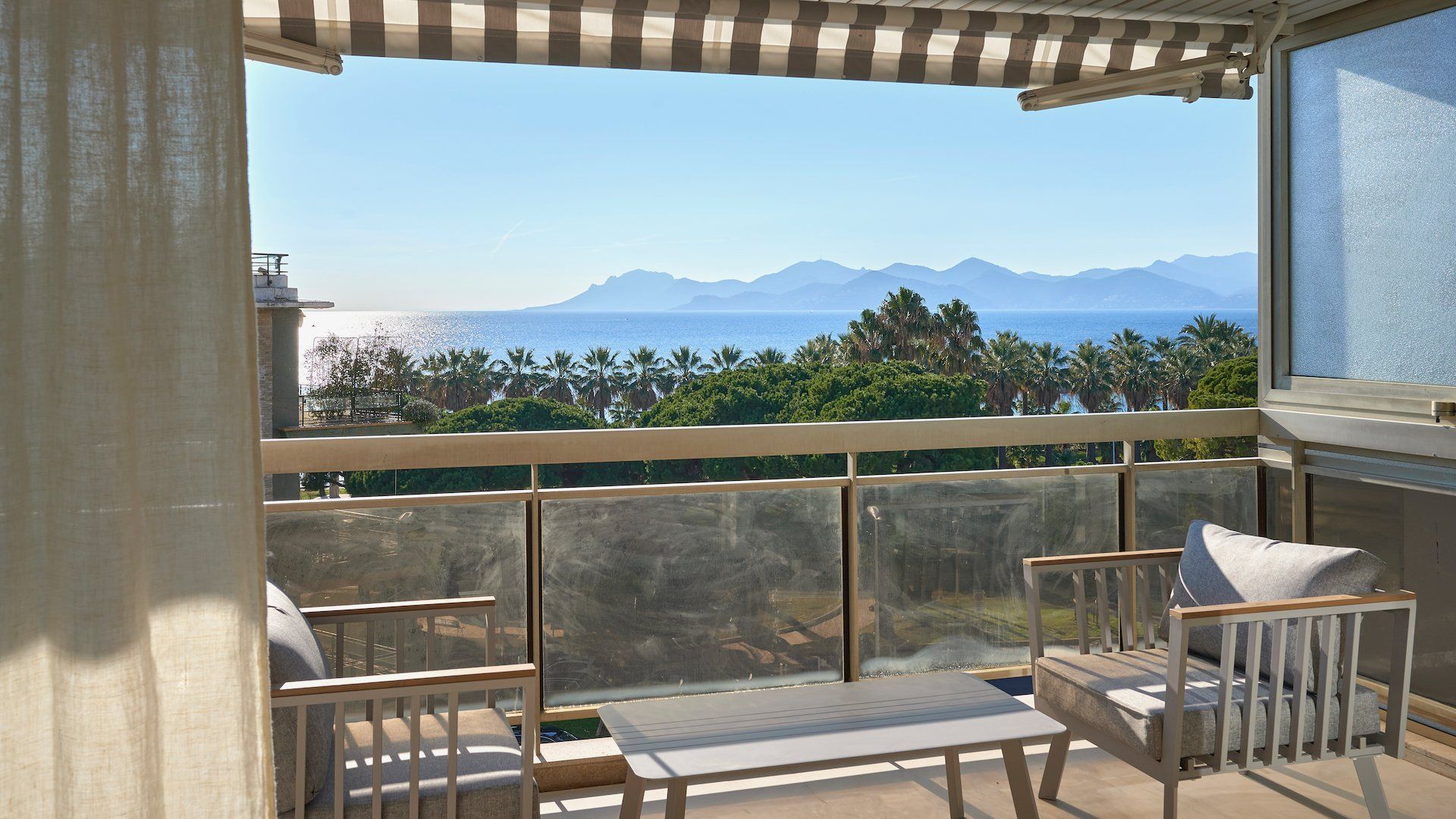 Condominium in Cannes, Provence-Alpes-Côte d'Azur 10148680