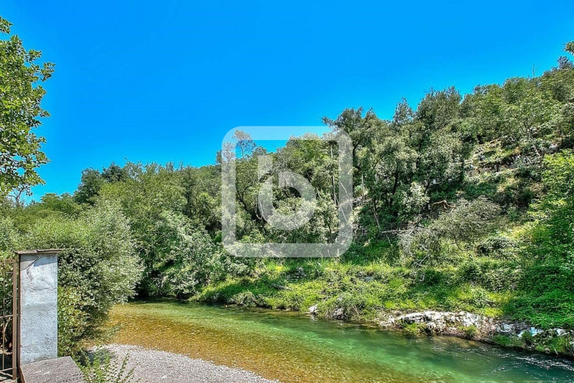 Talo sisään La Colle-sur-Loup, Provence-Alpes-Côte d'Azur 10149085