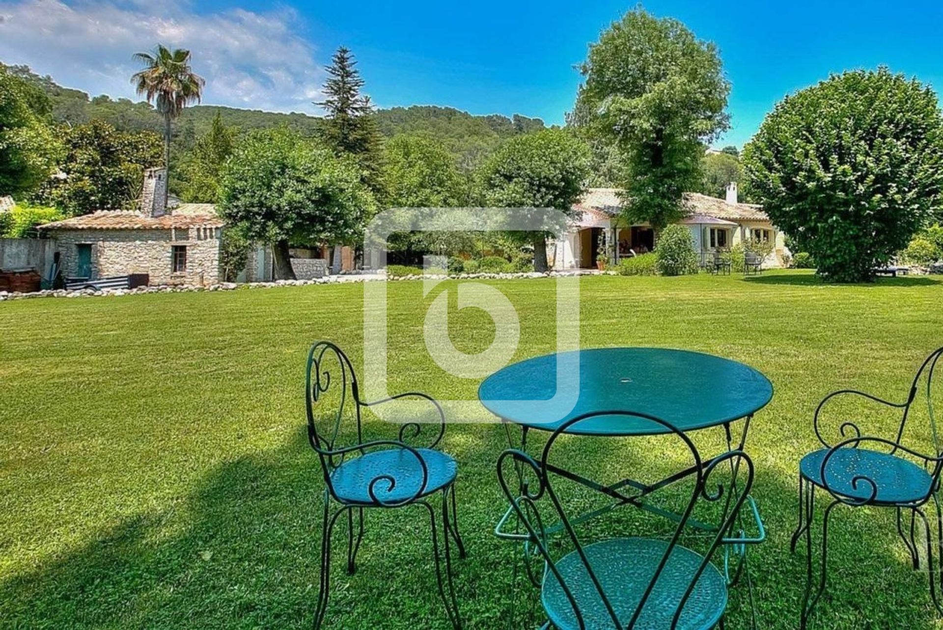 House in La Colle-sur-Loup, Provence-Alpes-Cote d'Azur 10149291