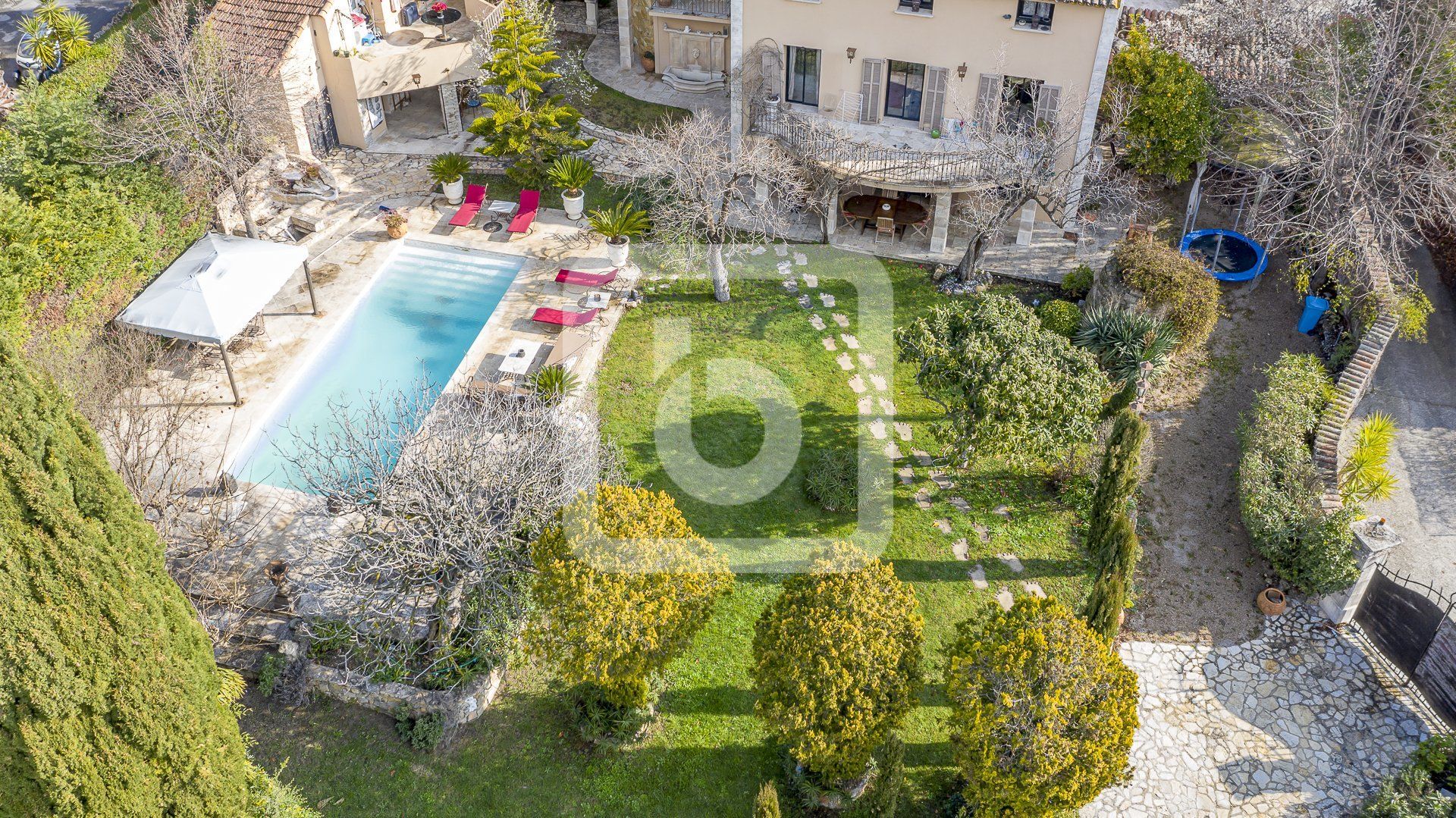 Talo sisään Mougins, Provence-Alpes-Cote d'Azur 10149295