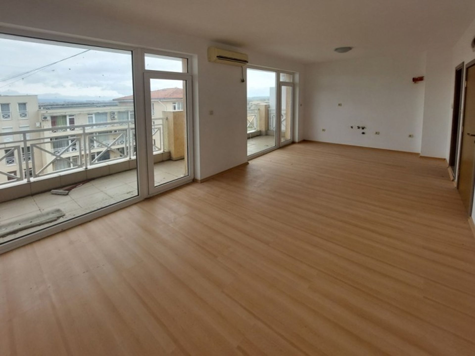 Condominium dans Nessebar, Bourgas 10149497