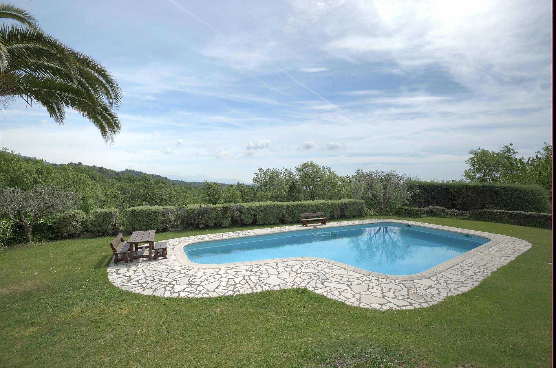 Будинок в Châteauneuf-Grasse, Provence-Alpes-Côte d'Azur 10149788