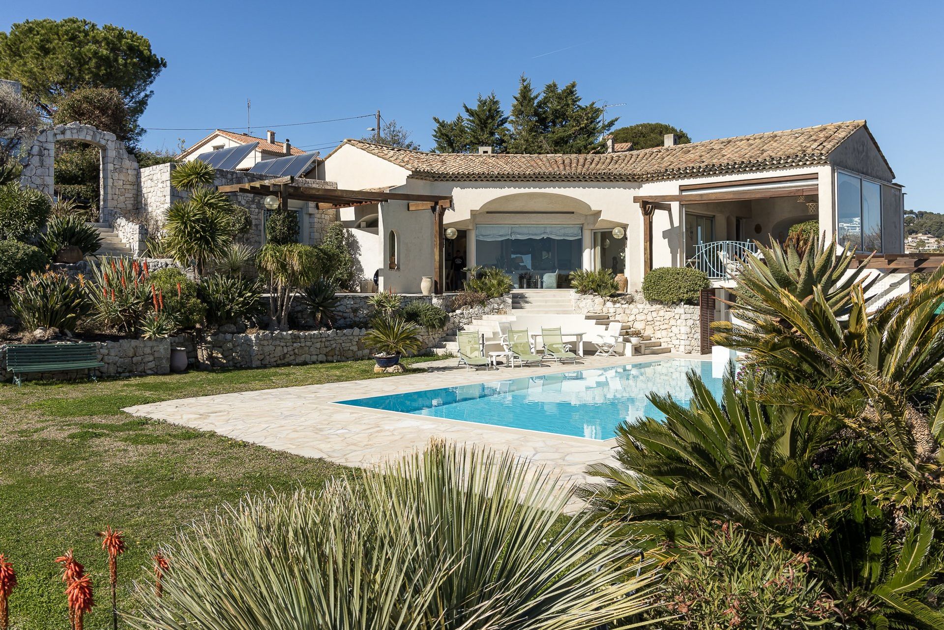 House in Vallauris, Provence-Alpes-Cote d'Azur 10149795