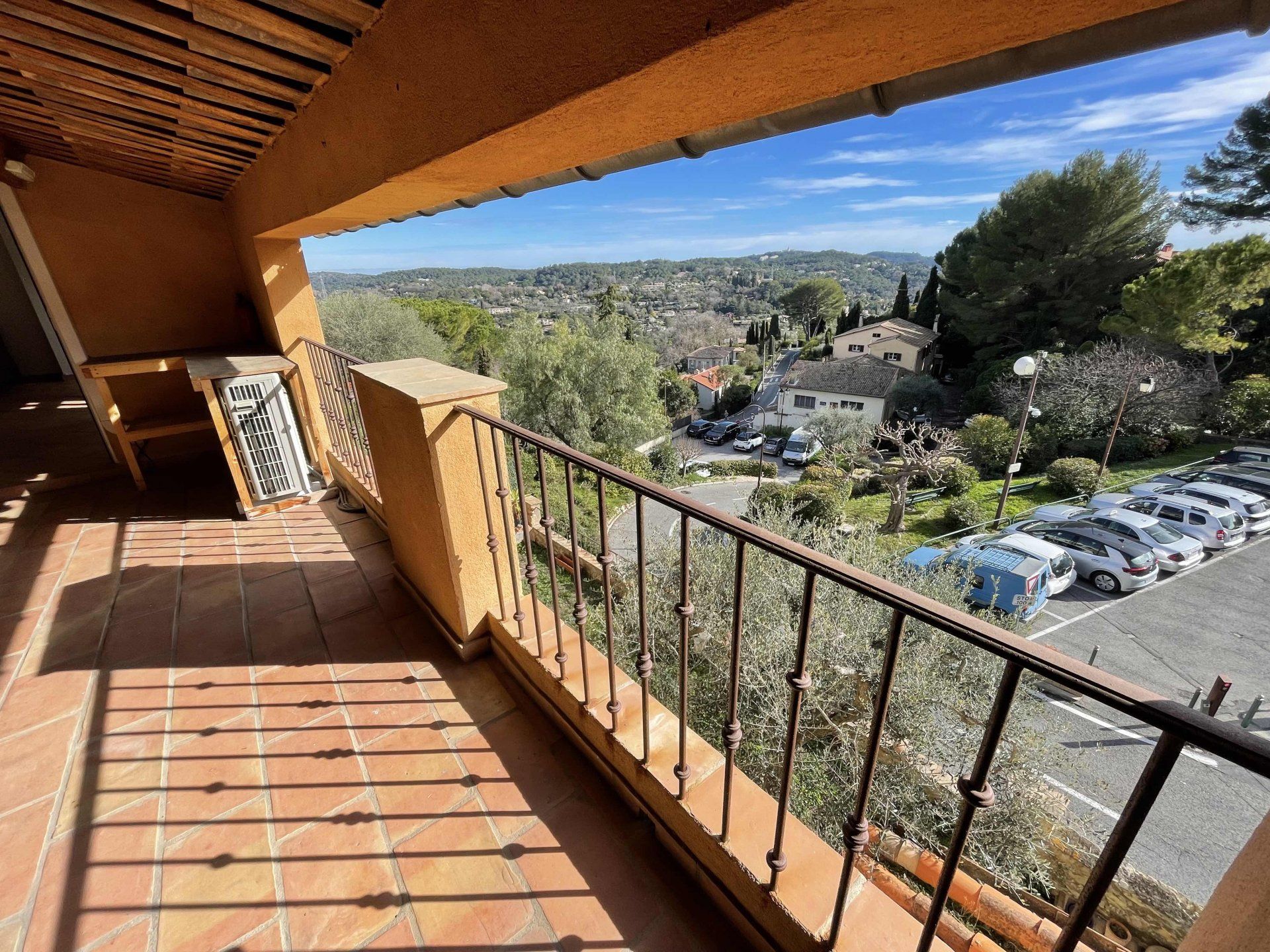 بيت في Mougins, Provence-Alpes-Côte d'Azur 10149811