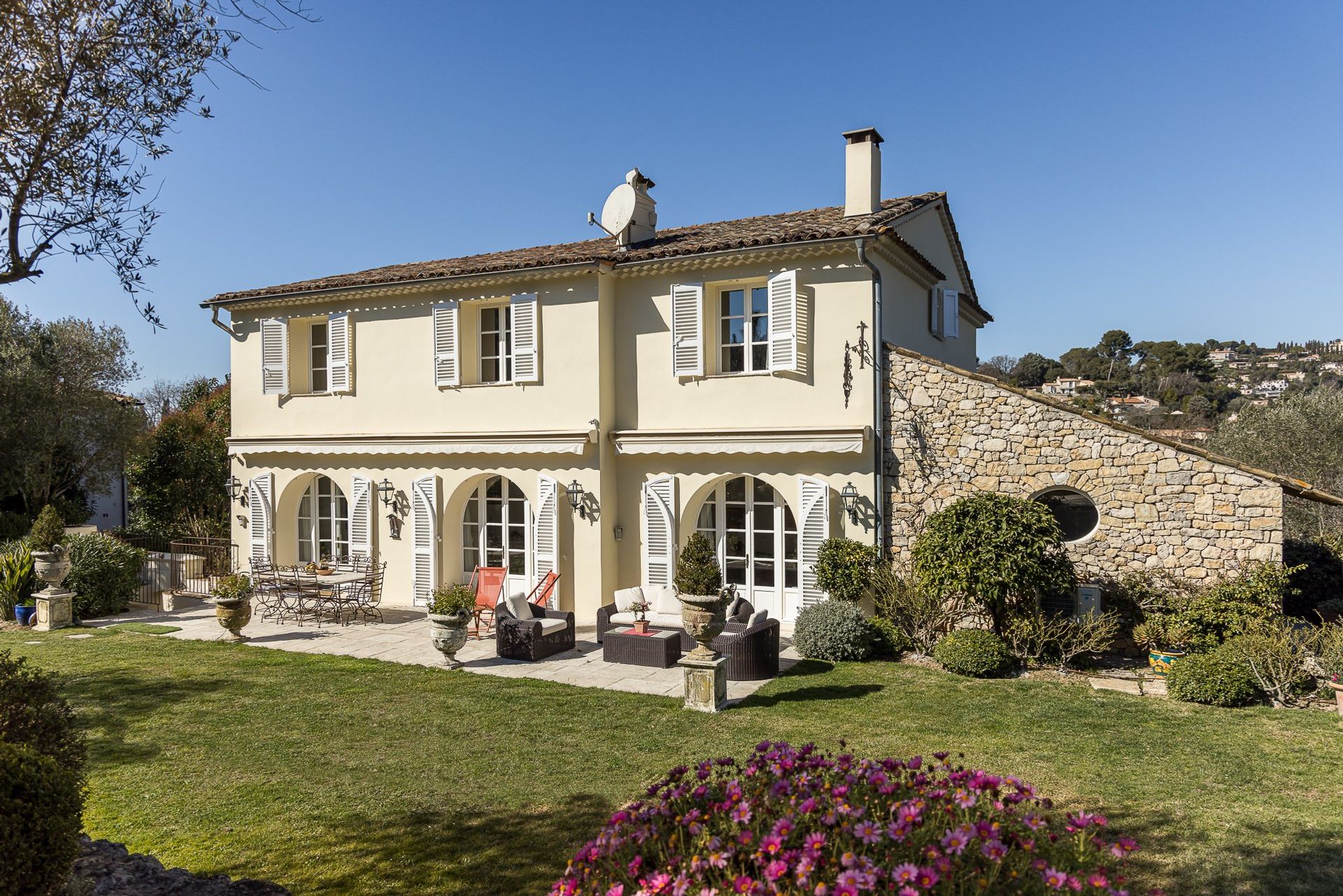 House in Mougins, Provence-Alpes-Cote d'Azur 10149812