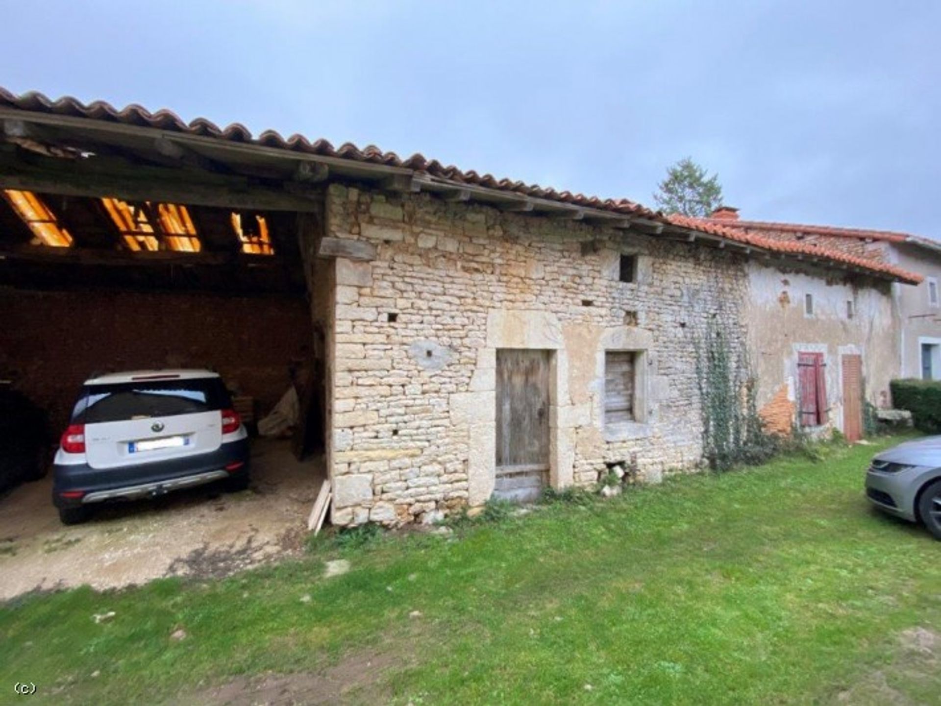 Rumah di Nanteuil-en-Vallée, Nouvelle-Aquitaine 10151311