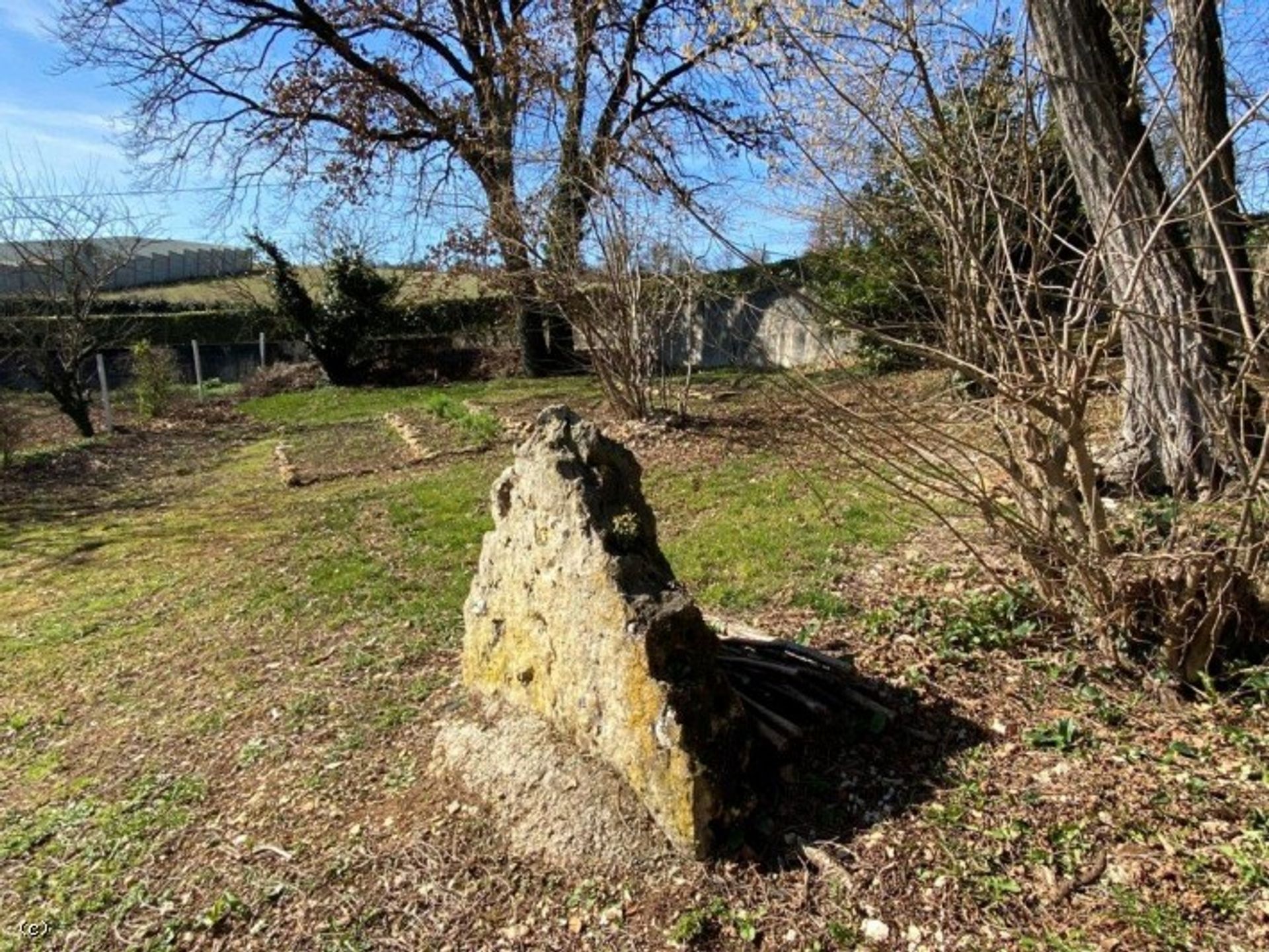 House in Ruffec, Nouvelle-Aquitaine 10151312