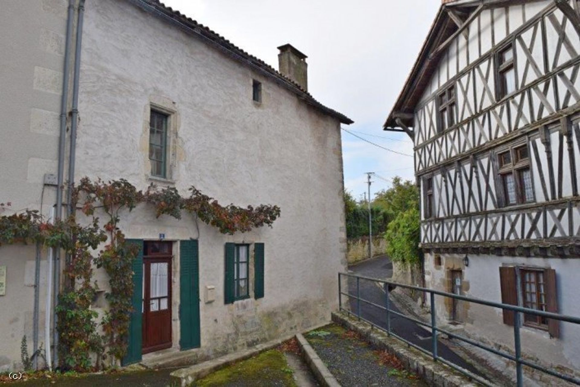 Huis in Charroux, Nouvelle-Aquitaine 10151317