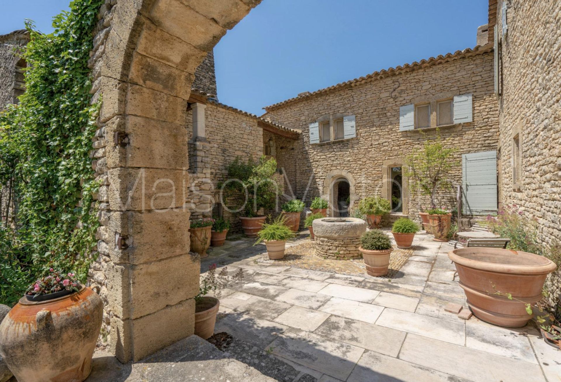 жилой дом в Ménerbes, Provence-Alpes-Côte d'Azur 10151661