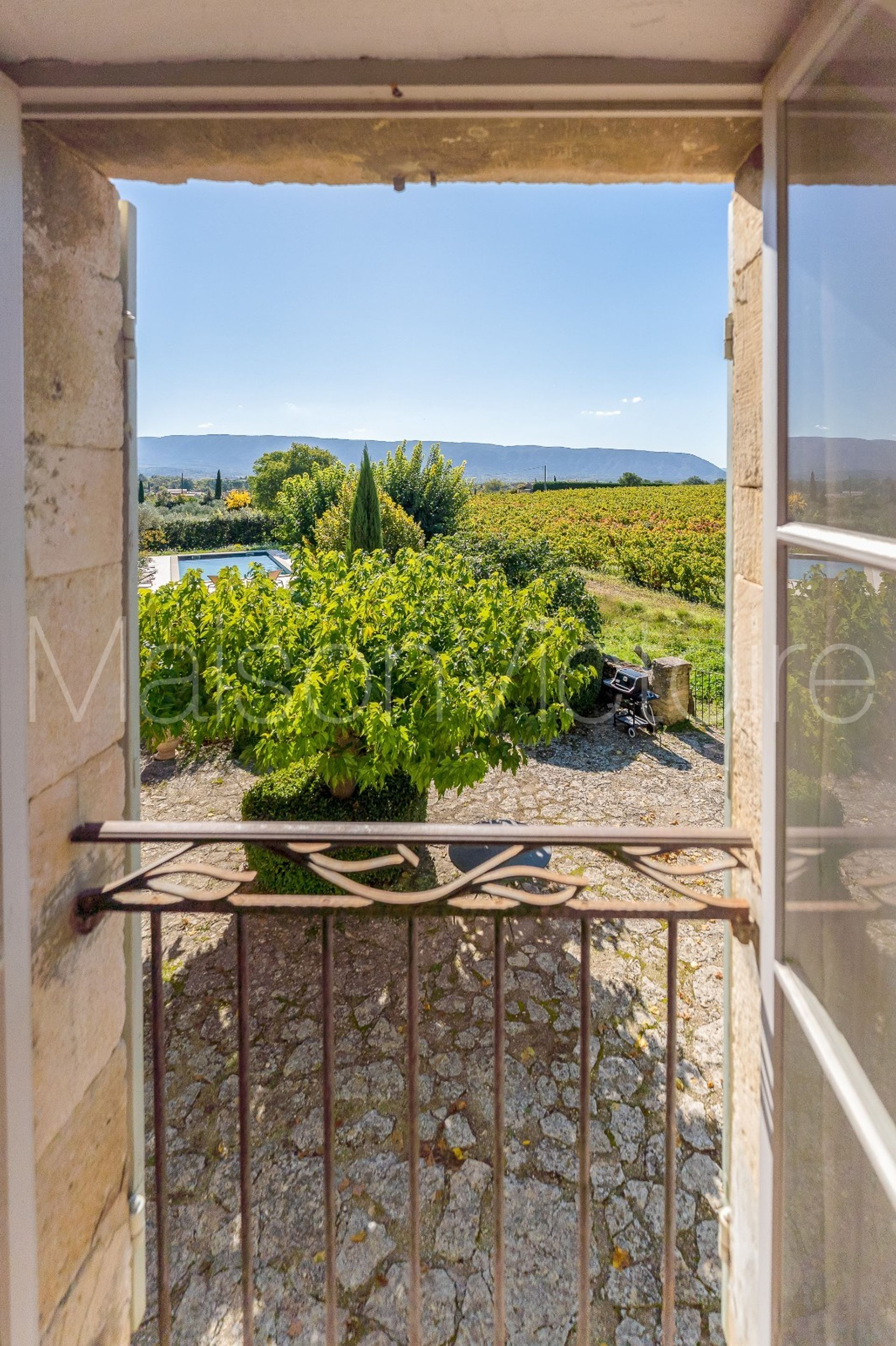 집 에 Gordes, Provence-Alpes-Côte d'Azur 10151662