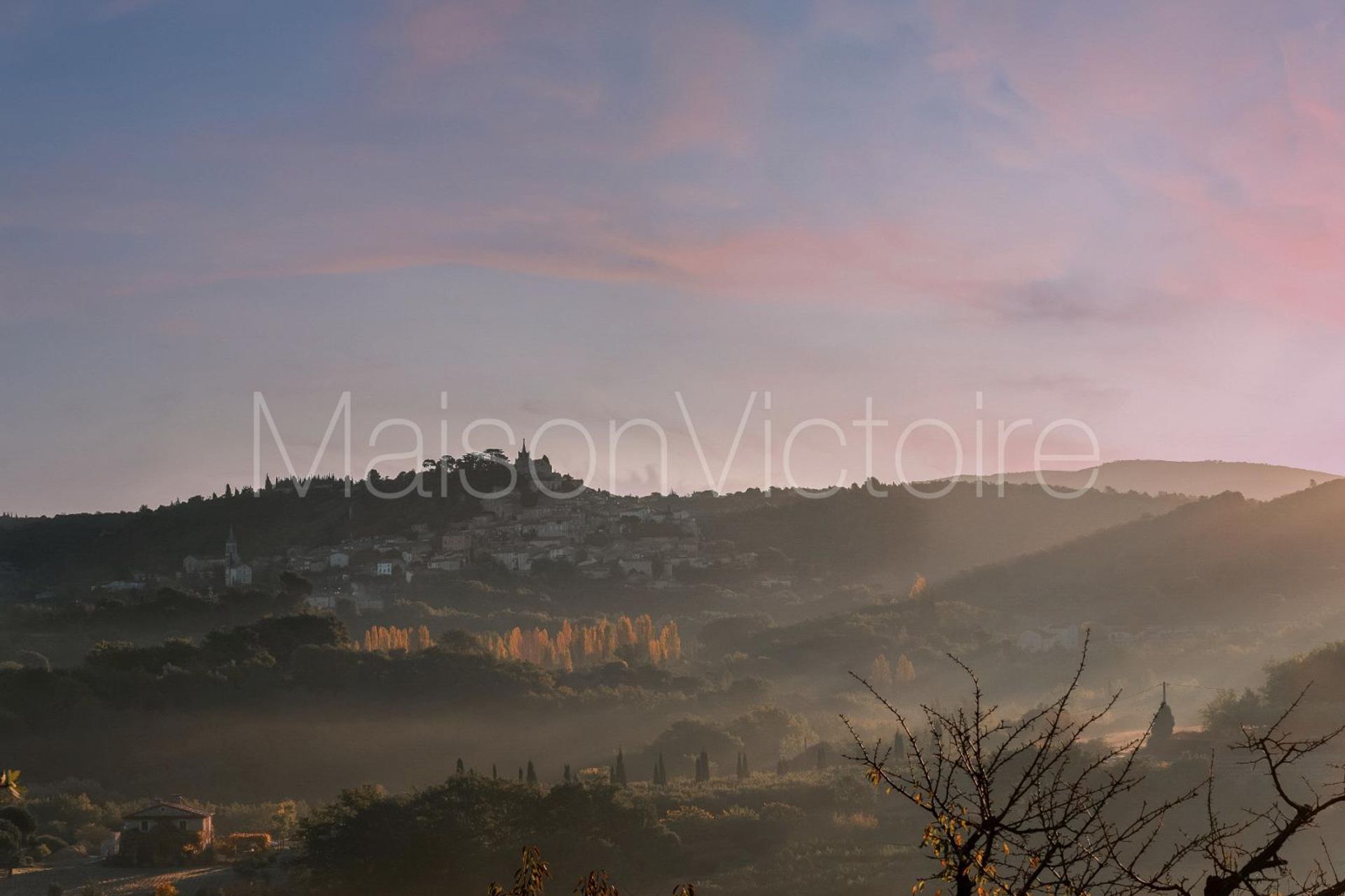 Andet i Bonnieux, Provence-Alpes-Côte d'Azur 10151672