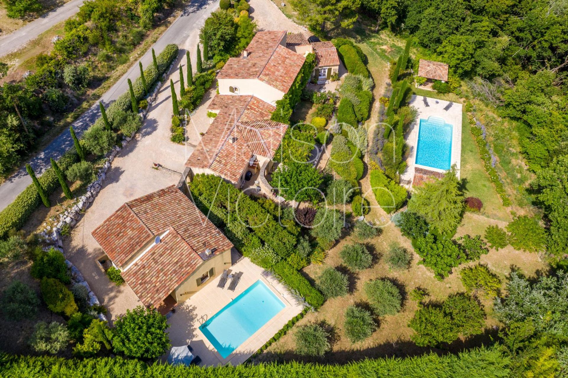 Huis in Saint-Saturnin-lès-Apt, Provence-Alpes-Côte d'Azur 10151673