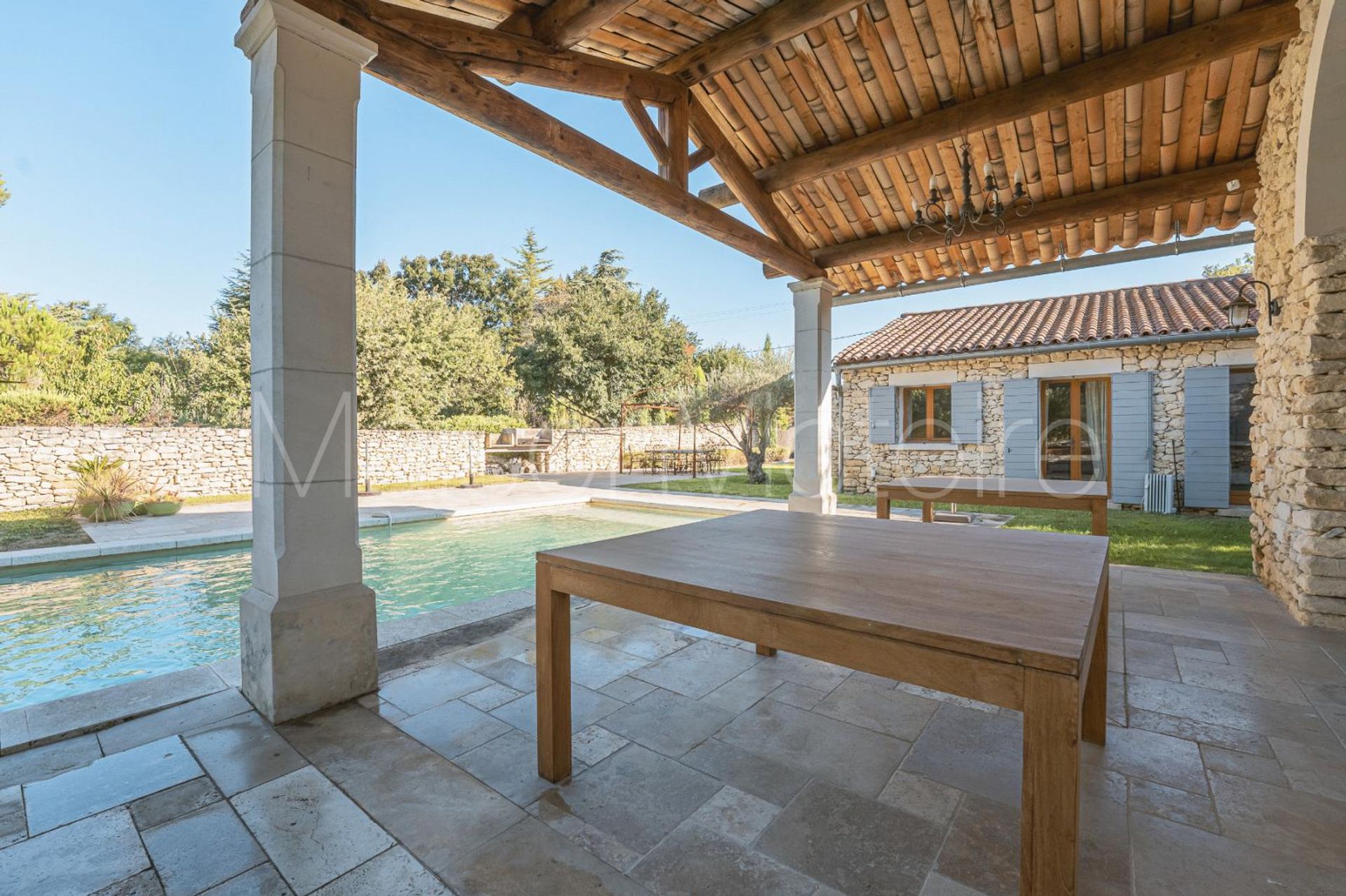 Rumah di Cabrieres-d'Avignon, Provence-Alpes-Cote d'Azur 10151689