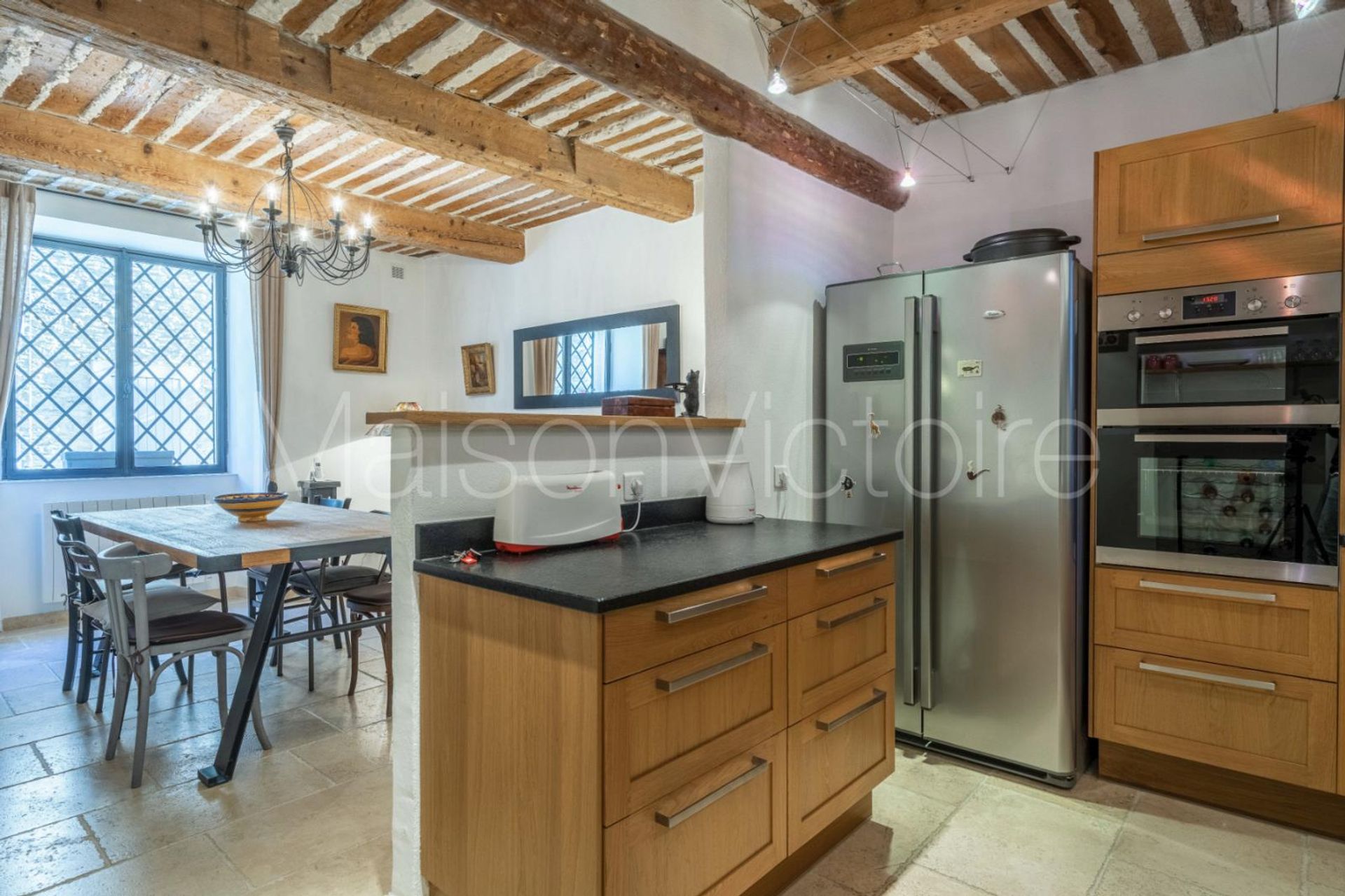 Rumah di Cabrieres-d'Avignon, Provence-Alpes-Cote d'Azur 10151716