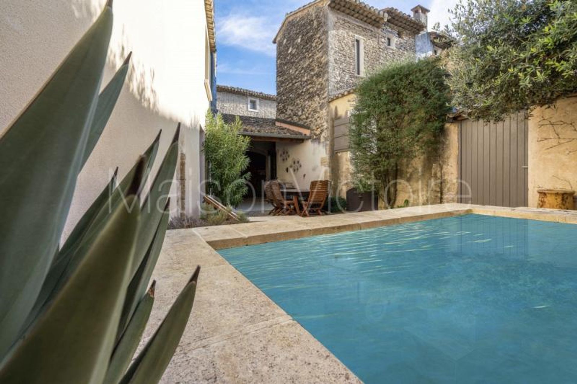 Rumah di Cabrieres-d'Avignon, Provence-Alpes-Cote d'Azur 10151716