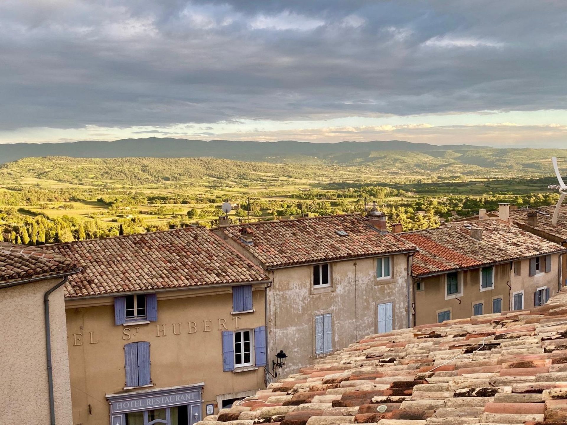 σπίτι σε Saint-Saturnin-lès-Apt, Provence-Alpes-Côte d'Azur 10151718