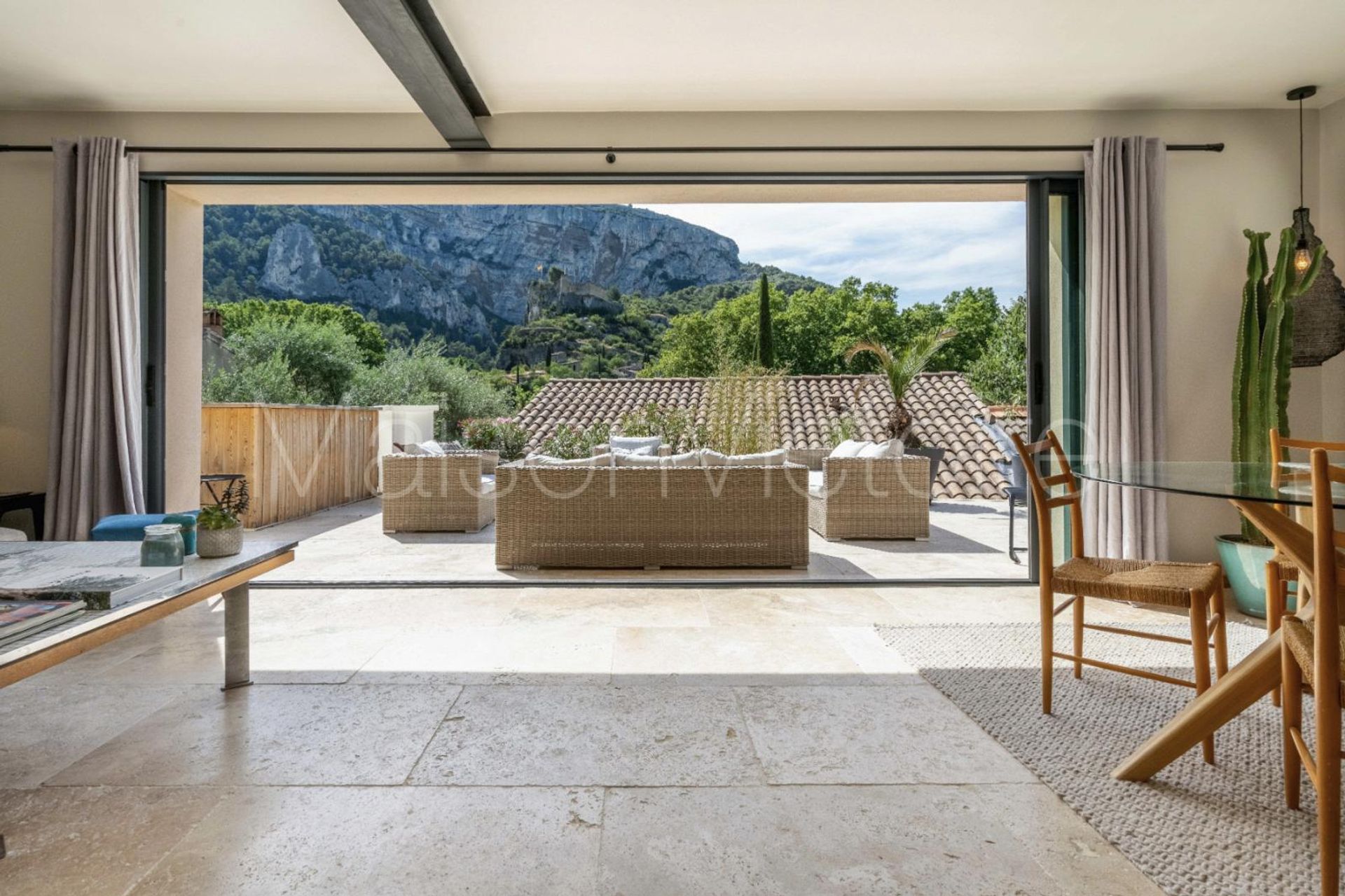 σπίτι σε Fontaine-de-Vaucluse, Provence-Alpes-Côte d'Azur 10151719