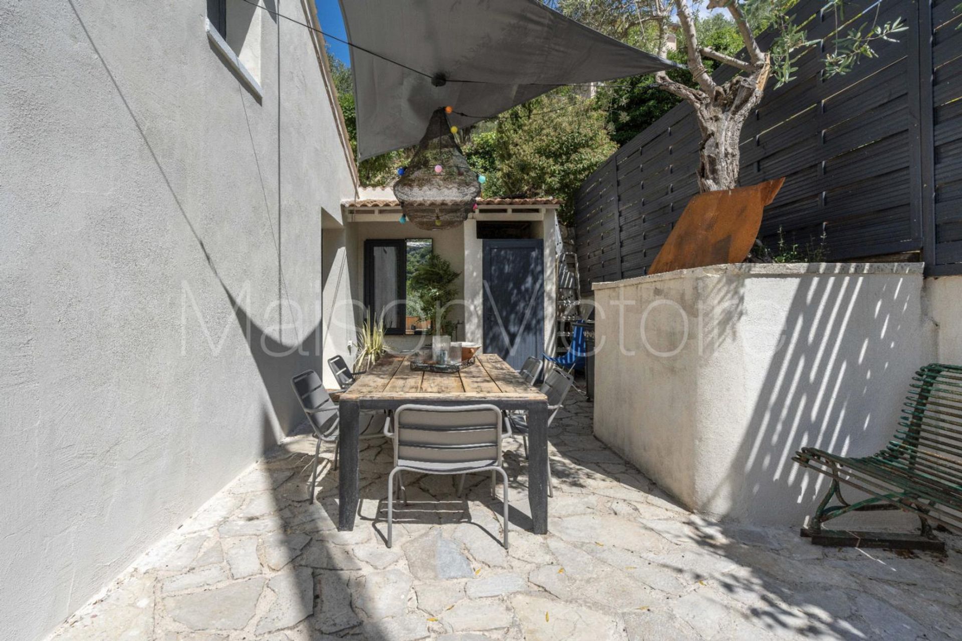 Hus i Fontaine-de-Vaucluse, Provence-Alpes-Côte d'Azur 10151719